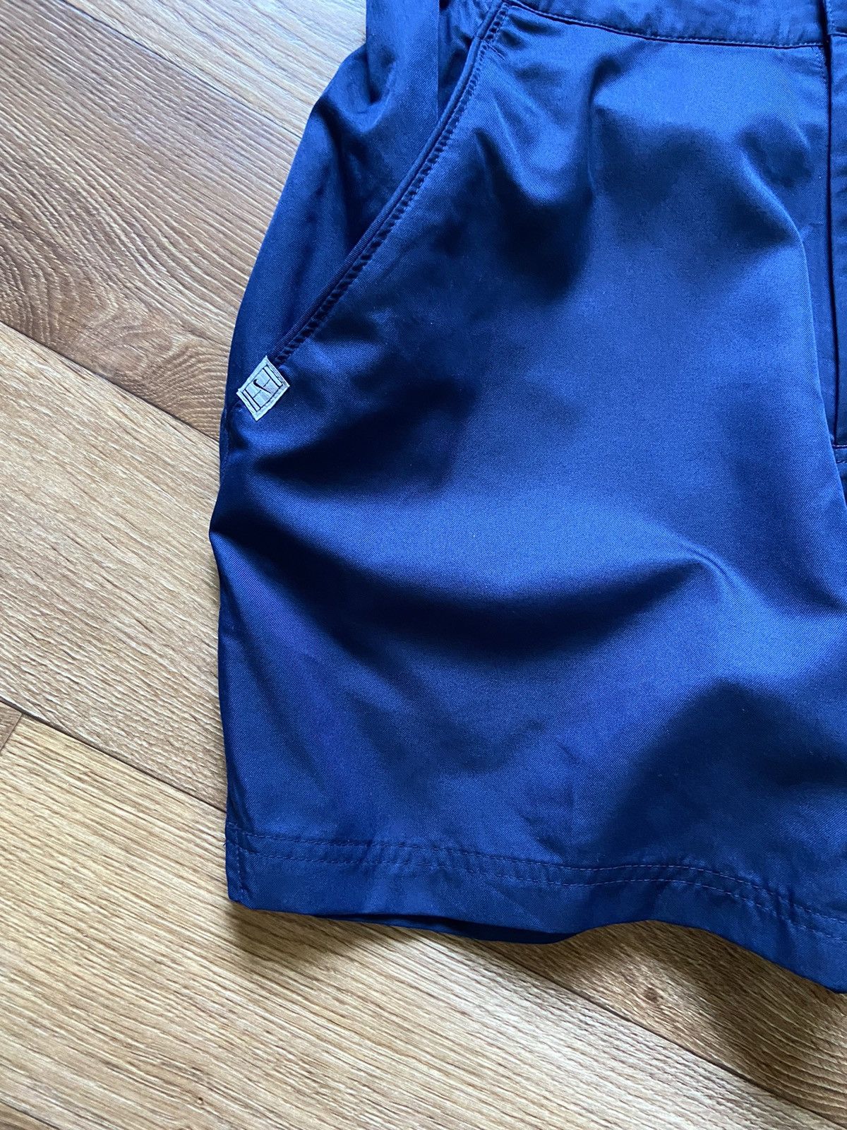 Nike Nike Court Basic Mini Logo Shorts Size US 32 / EU 48 - 2 Thumbnail