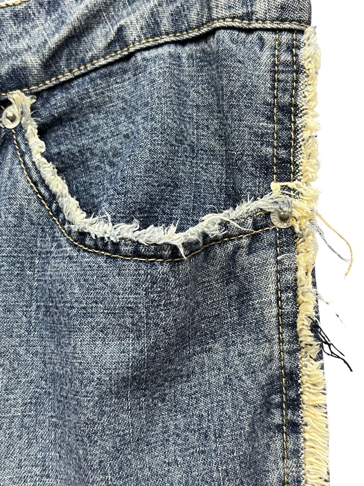 Designer × Japanese Brand × Vintage Vintage 90’s Japanese Denim Frayed Hem Bell Bottom Flared Size US 32 / EU 48 - 6 Thumbnail