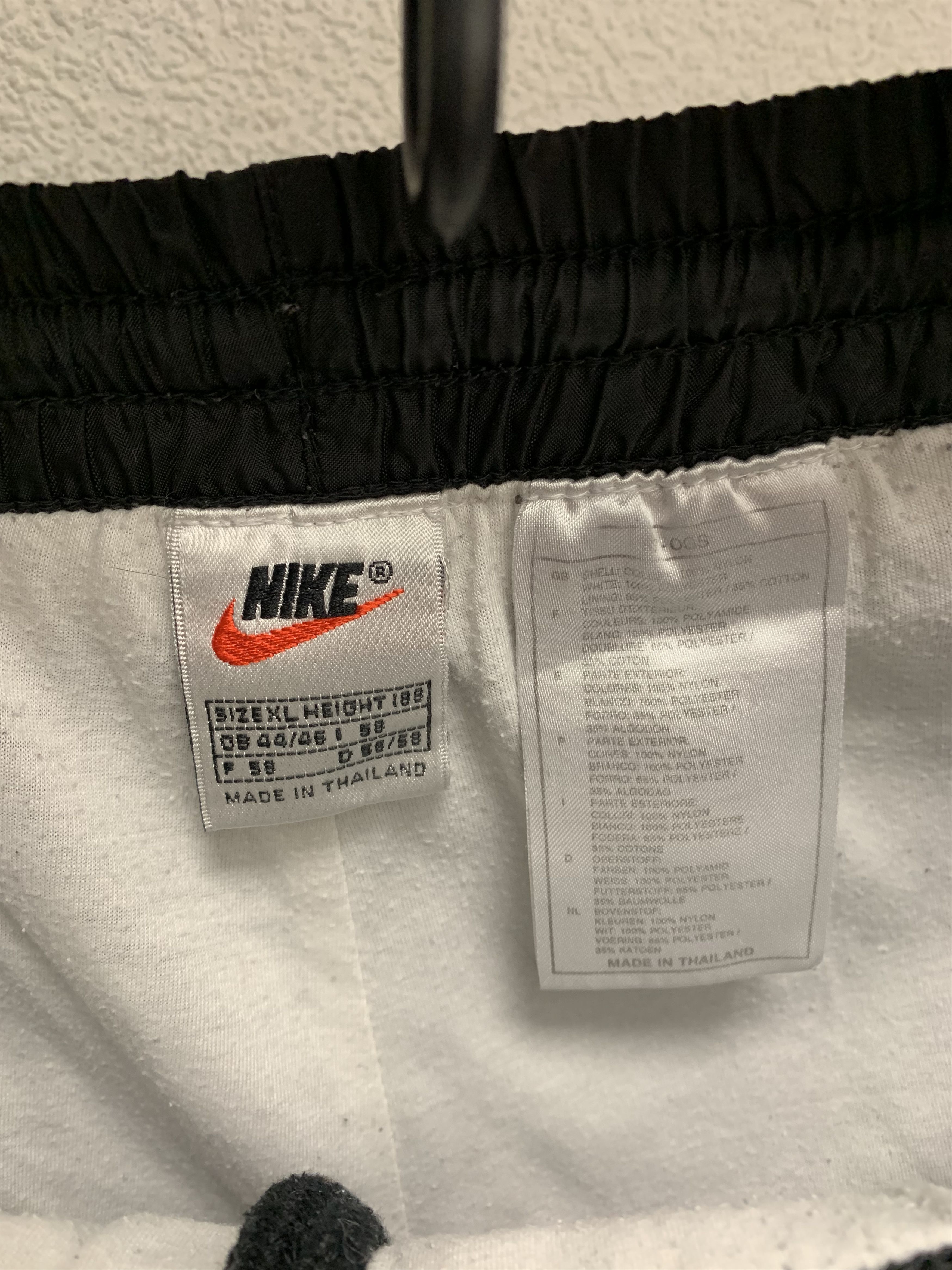 Nike Nike vintage black sweatpants drill 90th red tags Xl size Size US 36 / EU 52 - 3 Thumbnail