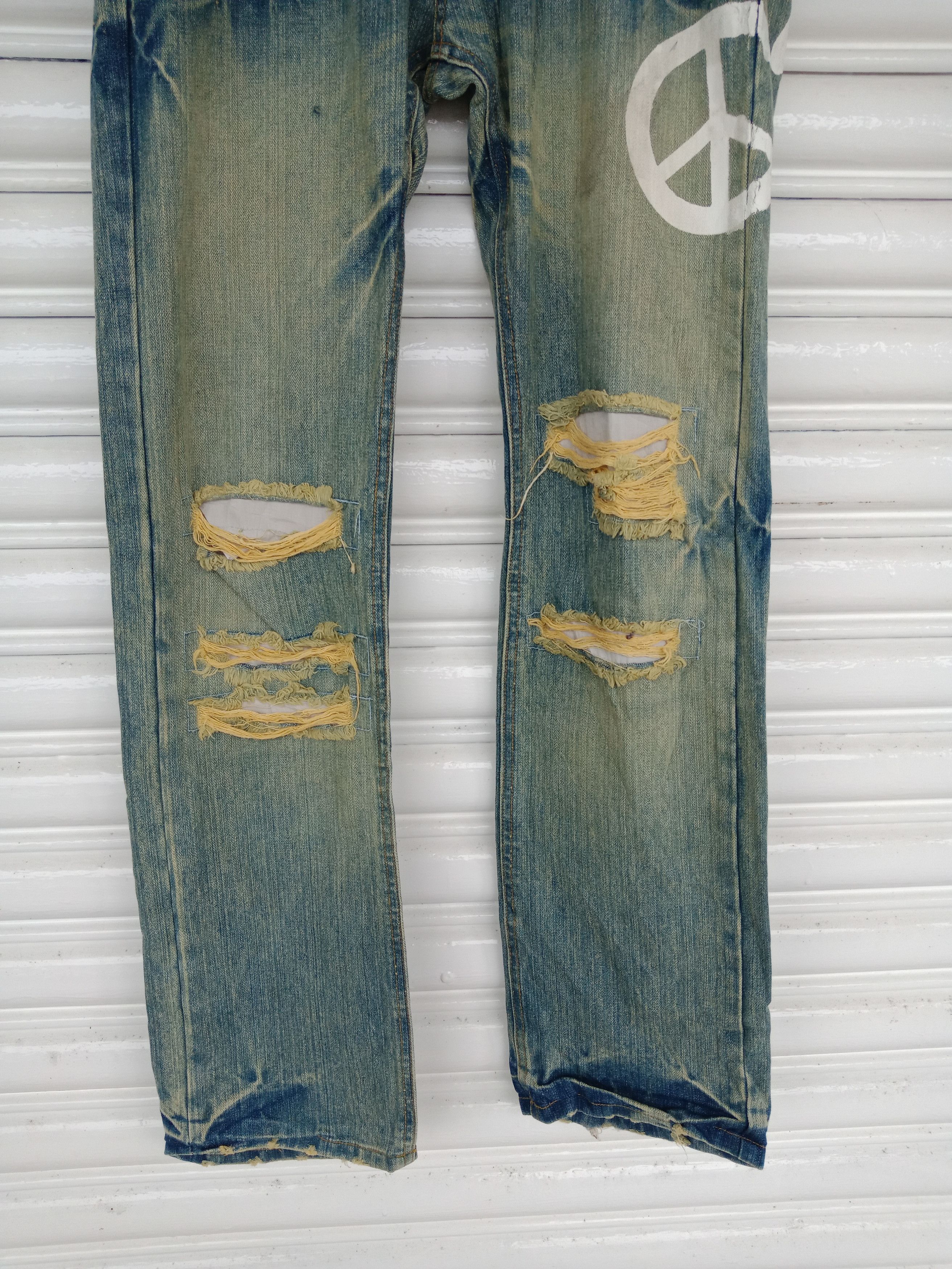 In The Attic Loma Doine Anarchy Peace Mudwash Distressed Flare Size US 31 - 7 Thumbnail