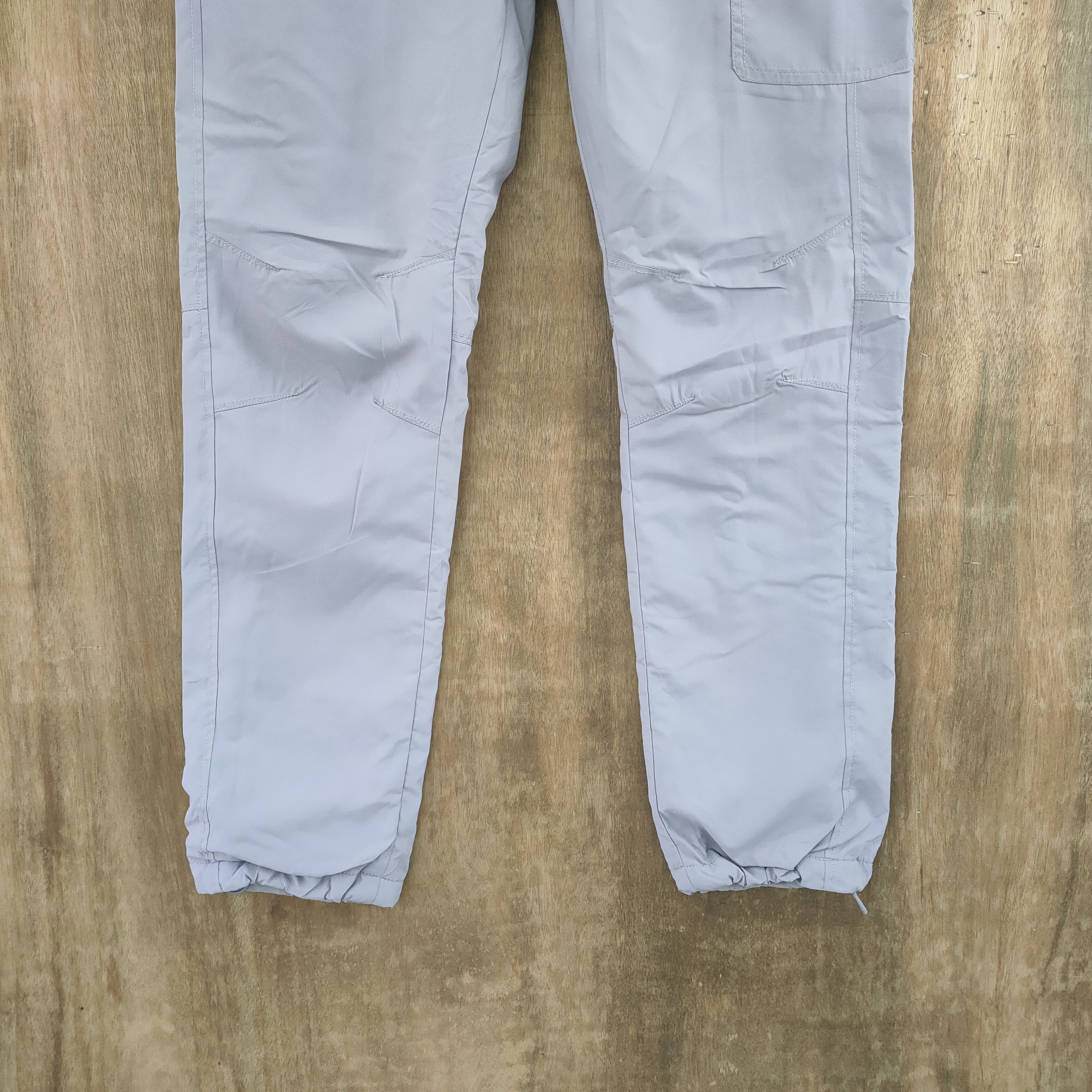 Uniqlo UNIQLO WINTER CARGO PANTS /OUTDOOR PANTS Size US 26 / EU 42 - 3 Thumbnail