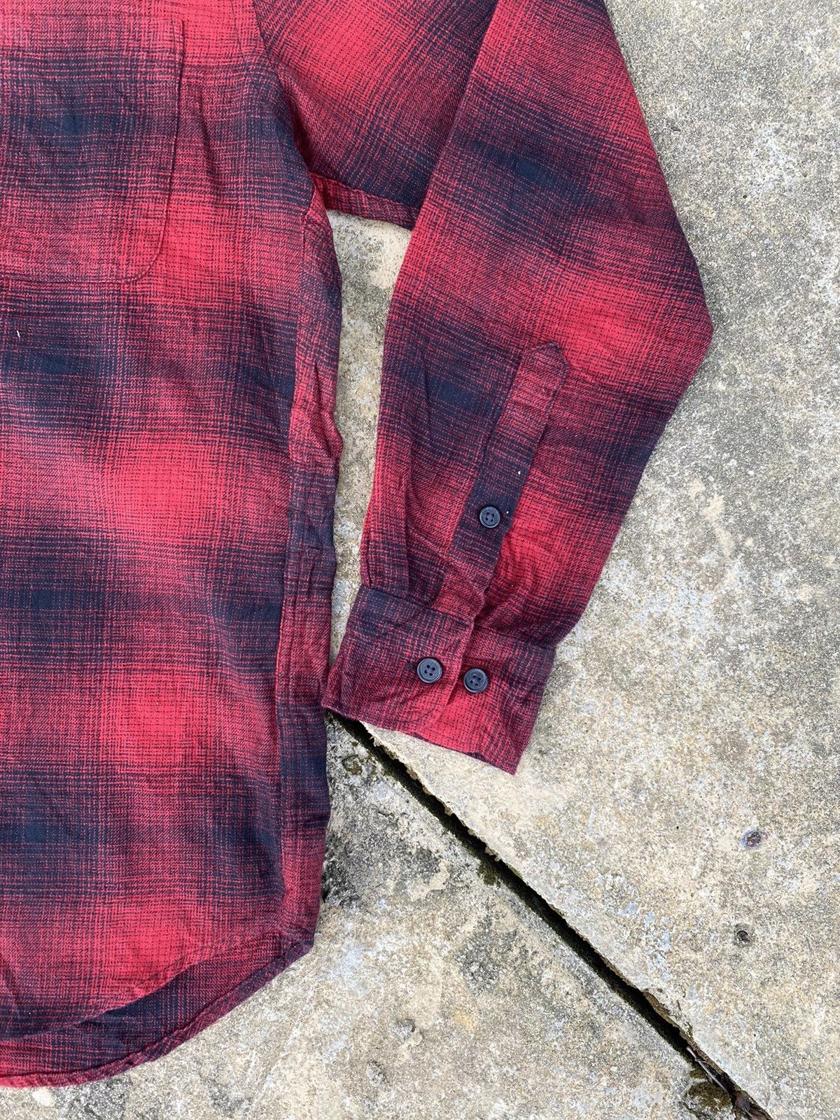 Seditionaries Uniqlo shadow plaid button up shirts Size US L / EU 52-54 / 3 - 5 Thumbnail