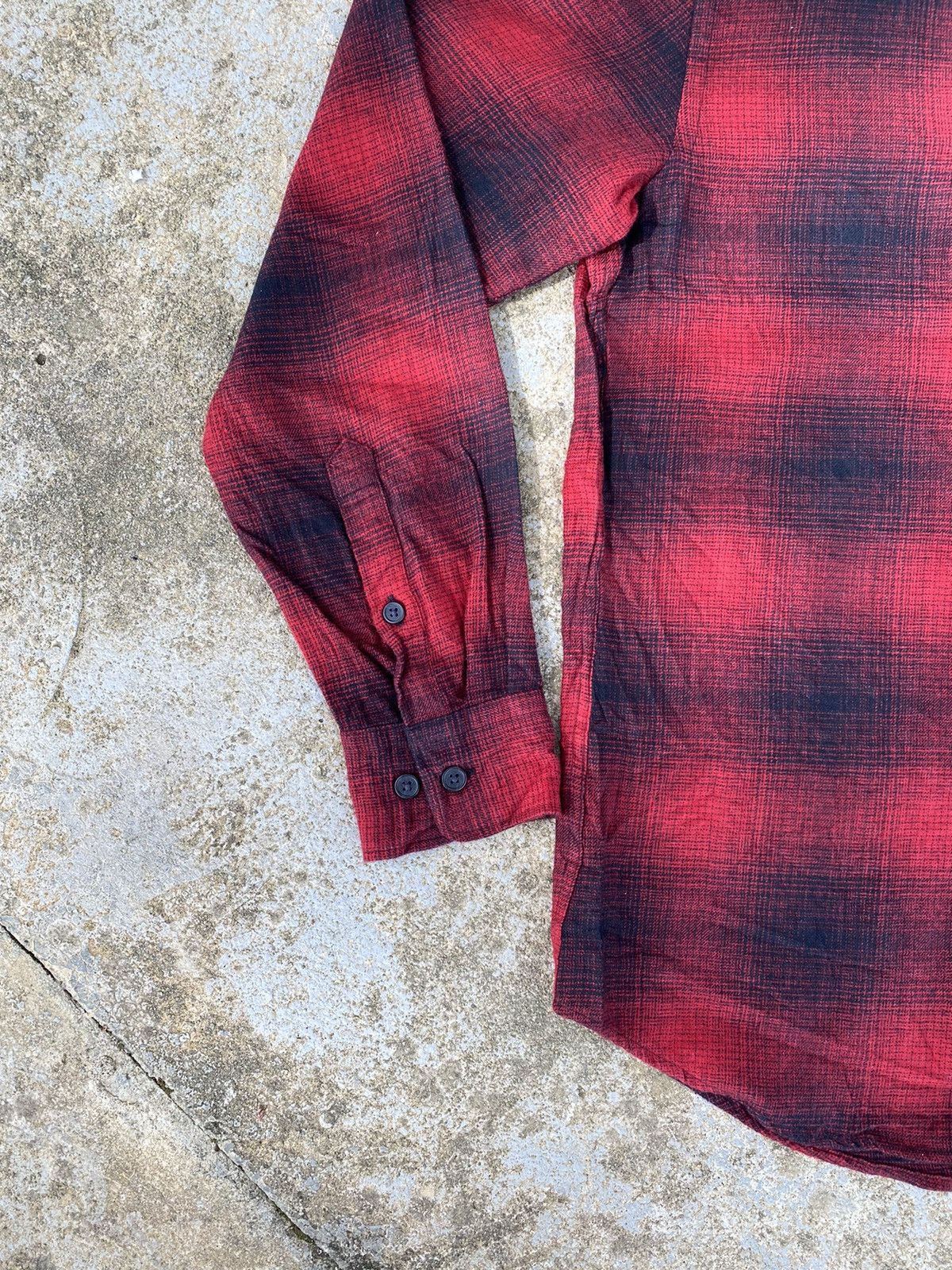 Seditionaries Uniqlo shadow plaid button up shirts Size US L / EU 52-54 / 3 - 4 Thumbnail