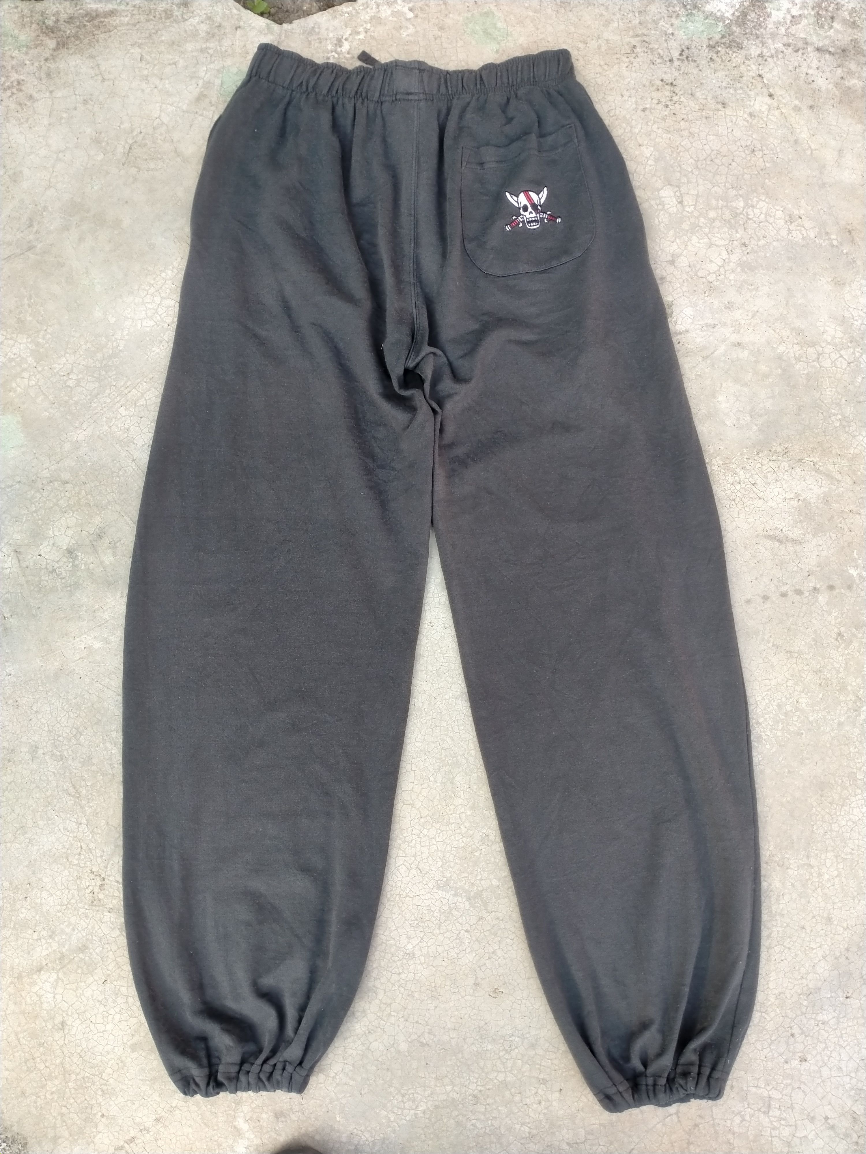 Anime × Japanese Brand × One Piece Extremely Rare VTG ONE PIECE AKAGAMI NO SHANKS Sweatpants Size US 34 / EU 50 - 9 Thumbnail