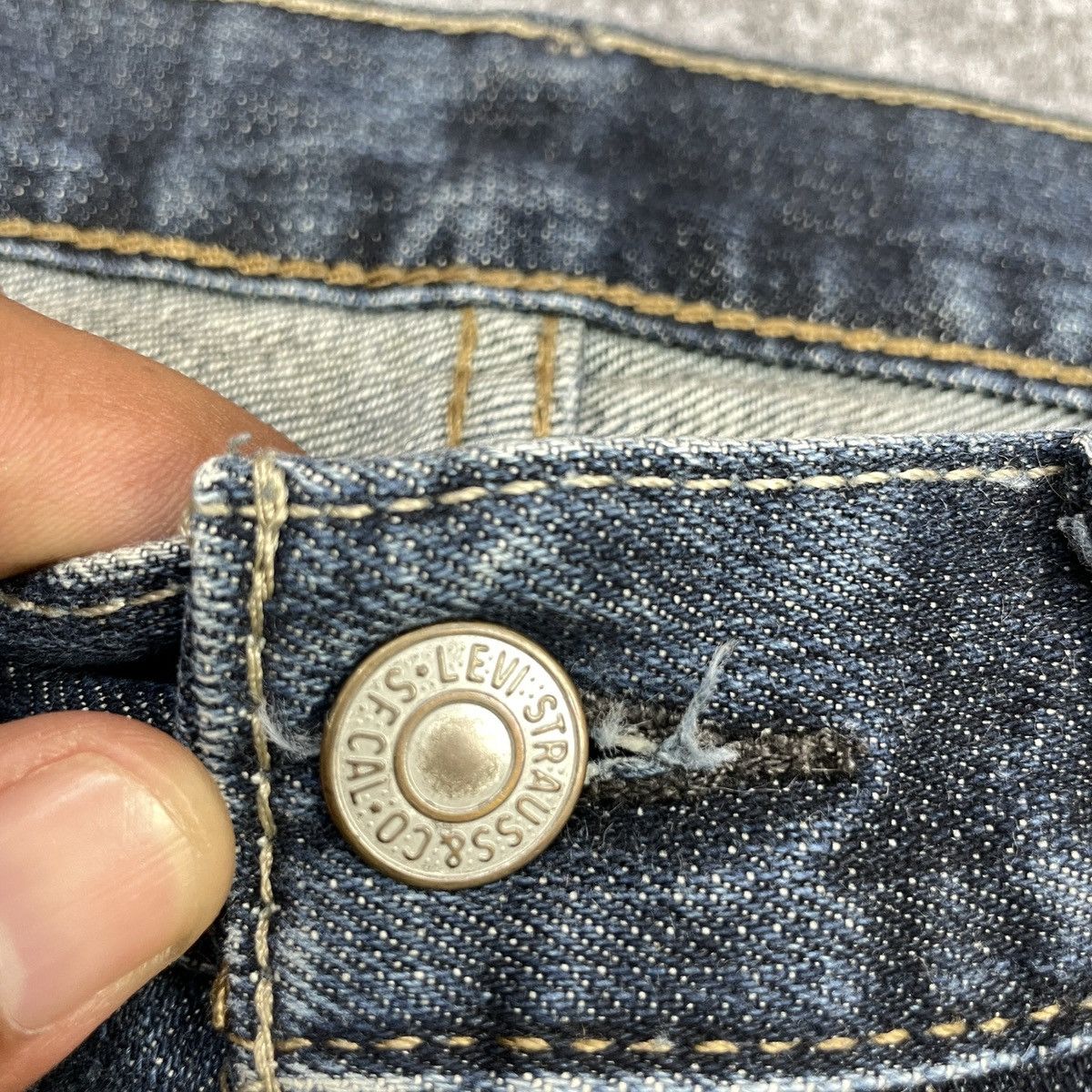 Levi's × Vintage Vintage Levi's 514 Distressed Jeans -wc 270 Size US 34 / EU 50 - 5 Thumbnail