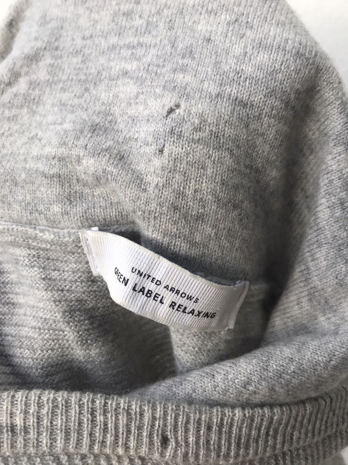 United Arrows United Arrows Distressed Wool & Cashmere Hoodie Sweater Size US S / EU 44-46 / 1 - 8 Thumbnail