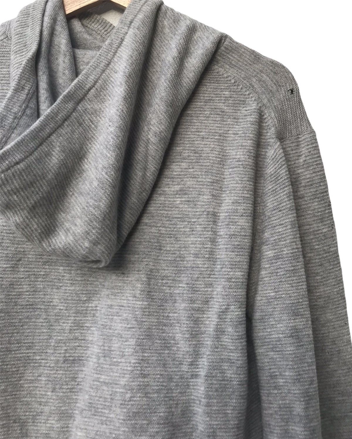 United Arrows United Arrows Distressed Wool & Cashmere Hoodie Sweater Size US S / EU 44-46 / 1 - 7 Thumbnail