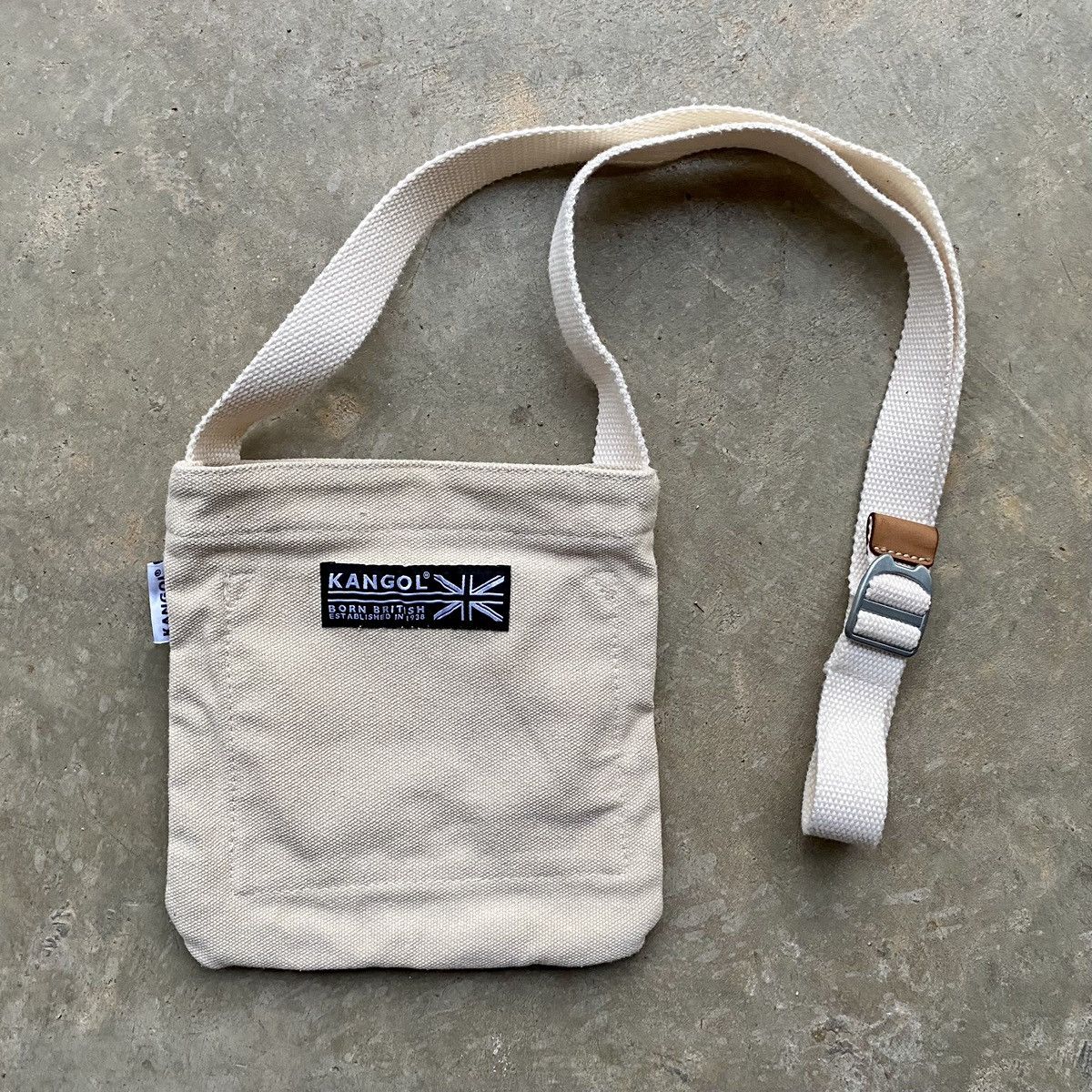 Vintage Kangol Mini Shoulder Bag / Streetwear Essential Size ONE SIZE - 3 Thumbnail
