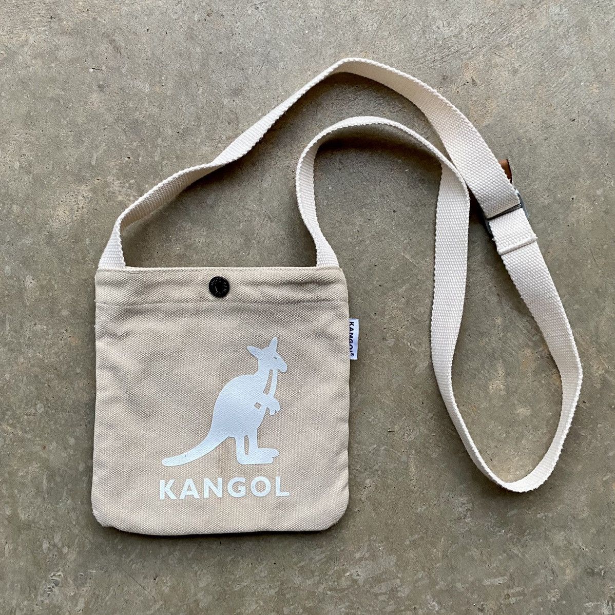 Vintage Kangol Mini Shoulder Bag / Streetwear Essential Size ONE SIZE - 1 Thumbnail