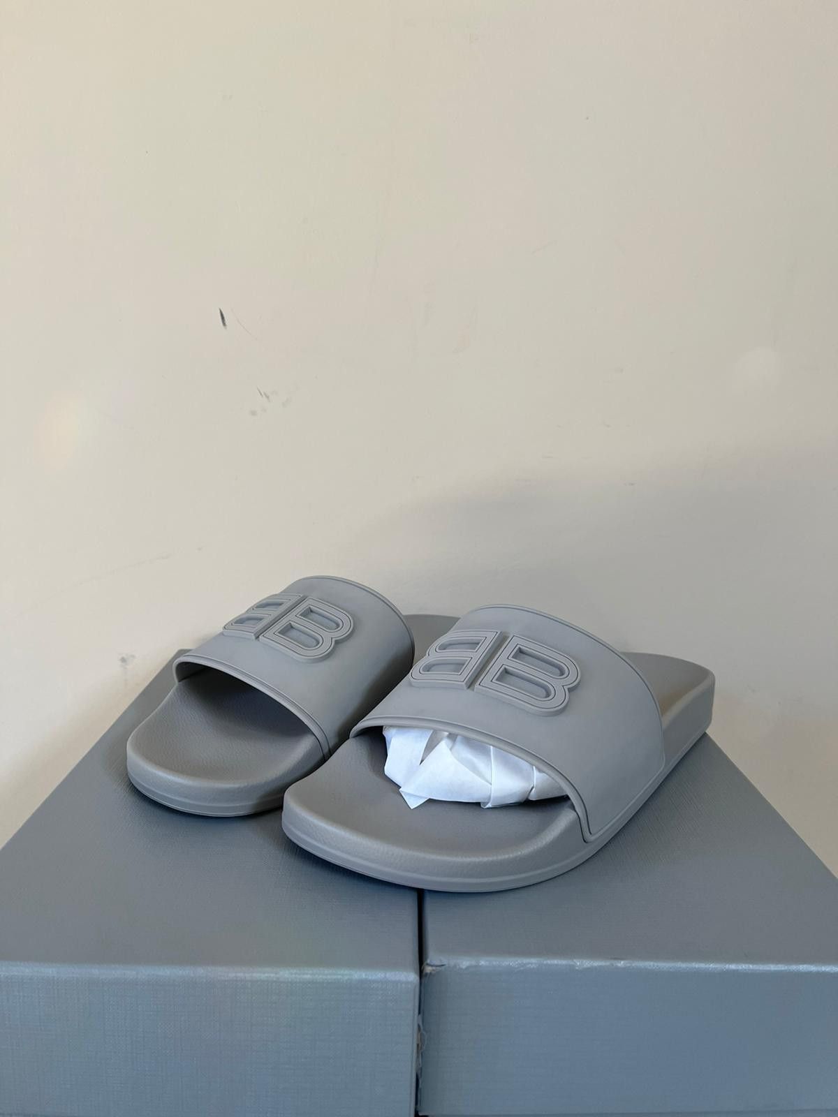 Pre-owned Balenciaga Logo Bb Slides In Grey