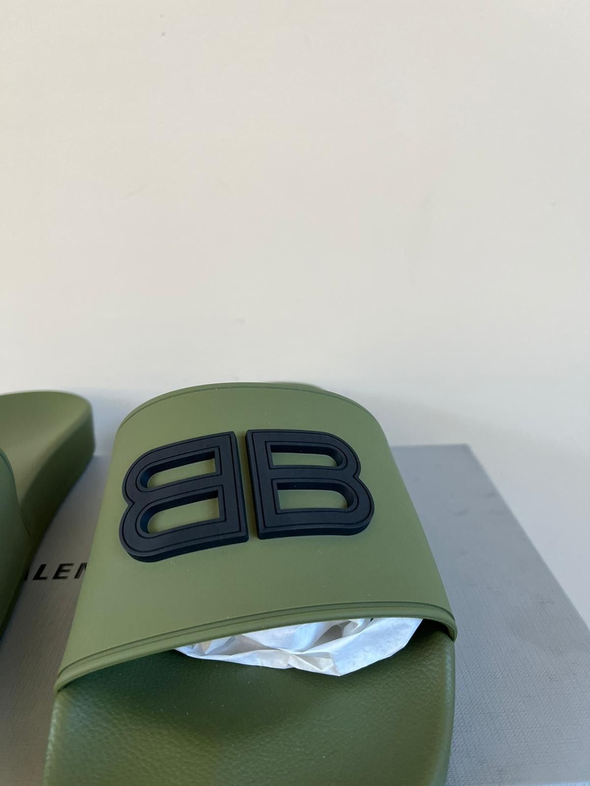 Balenciaga Pool Slide BB in Kaki / Black Size US 9 / EU 42 - 10 Thumbnail