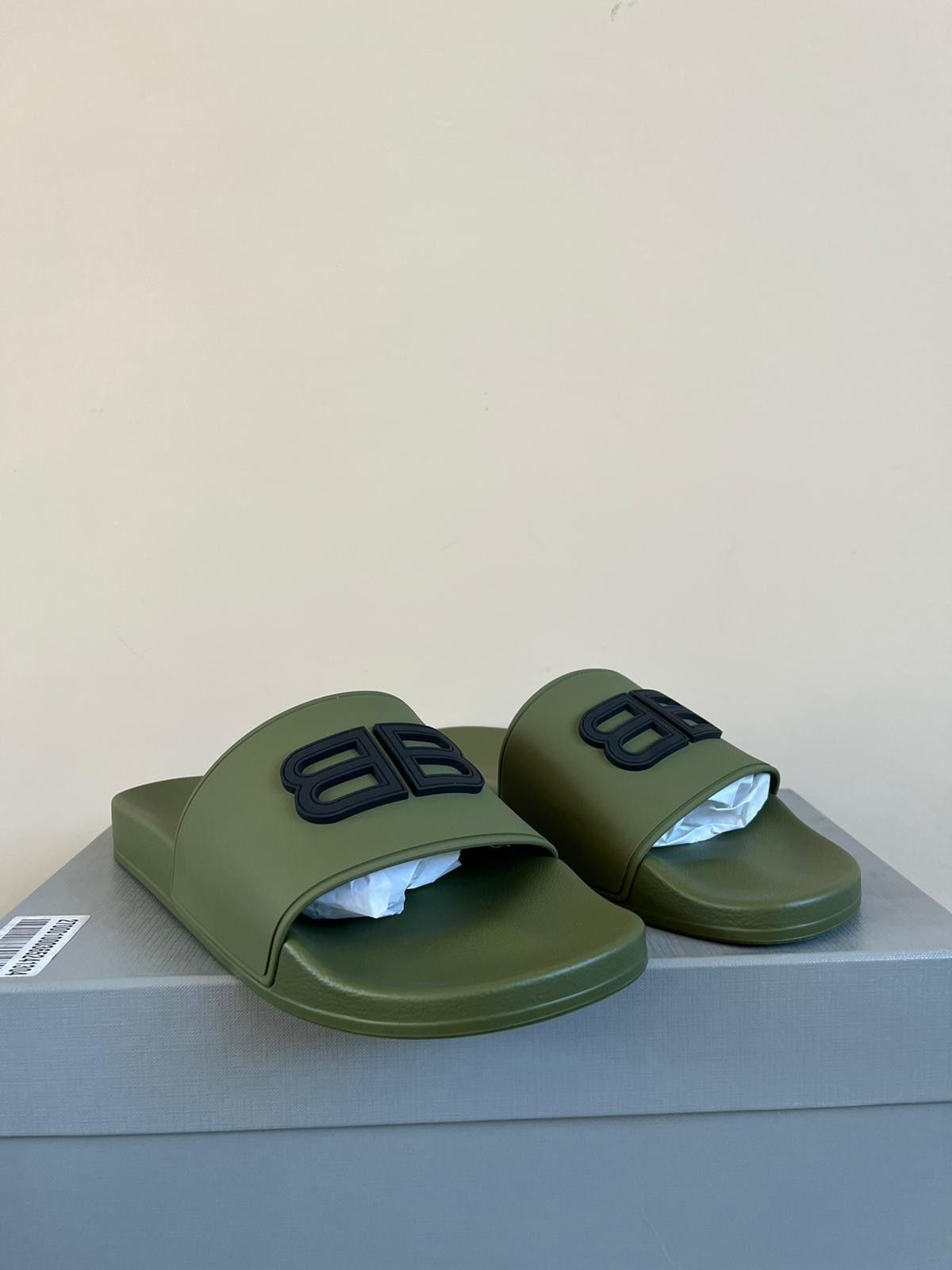 Balenciaga Pool Slide BB in Kaki / Black Size US 9 / EU 42 - 2 Thumbnail