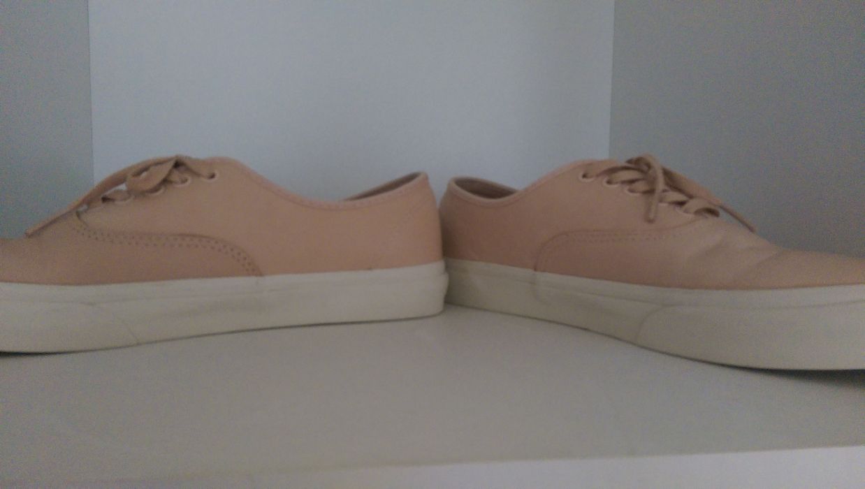 Vachetta tan clearance vans