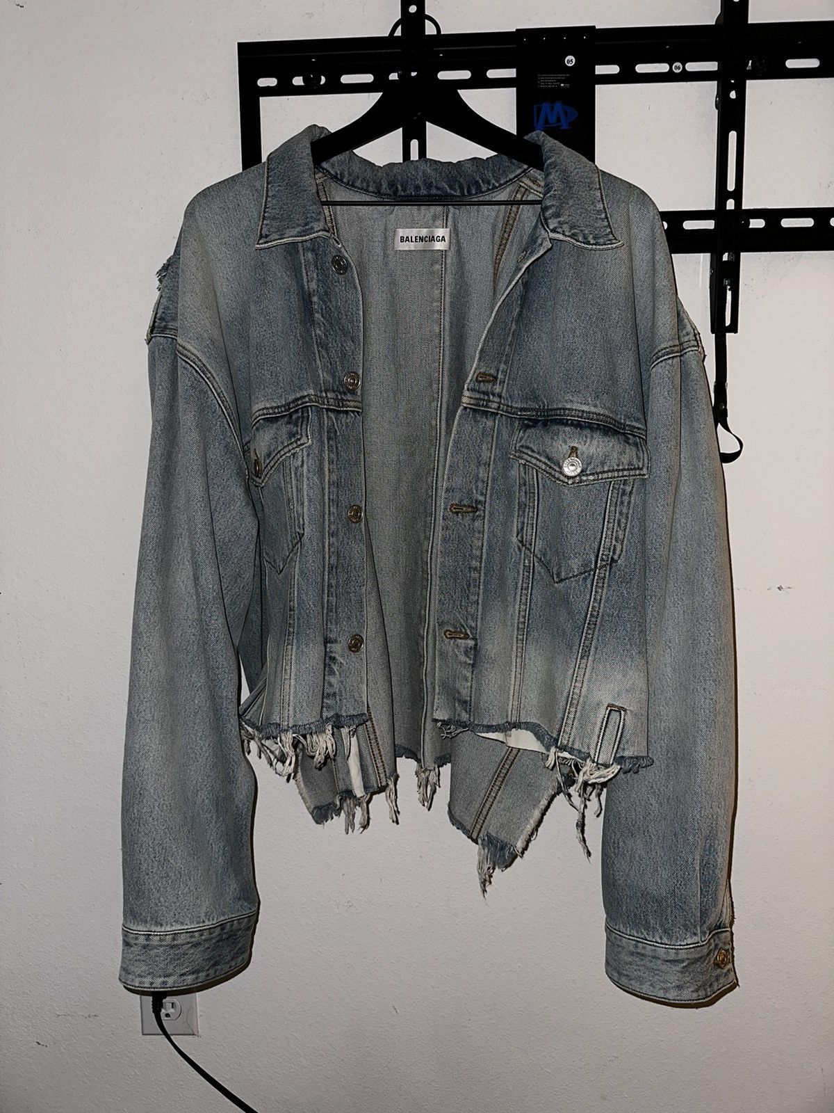 Balenciaga Balenciaga Lost Tape Reconstructed denim jacket Size US M / EU 48-50 / 2 - 3 Thumbnail
