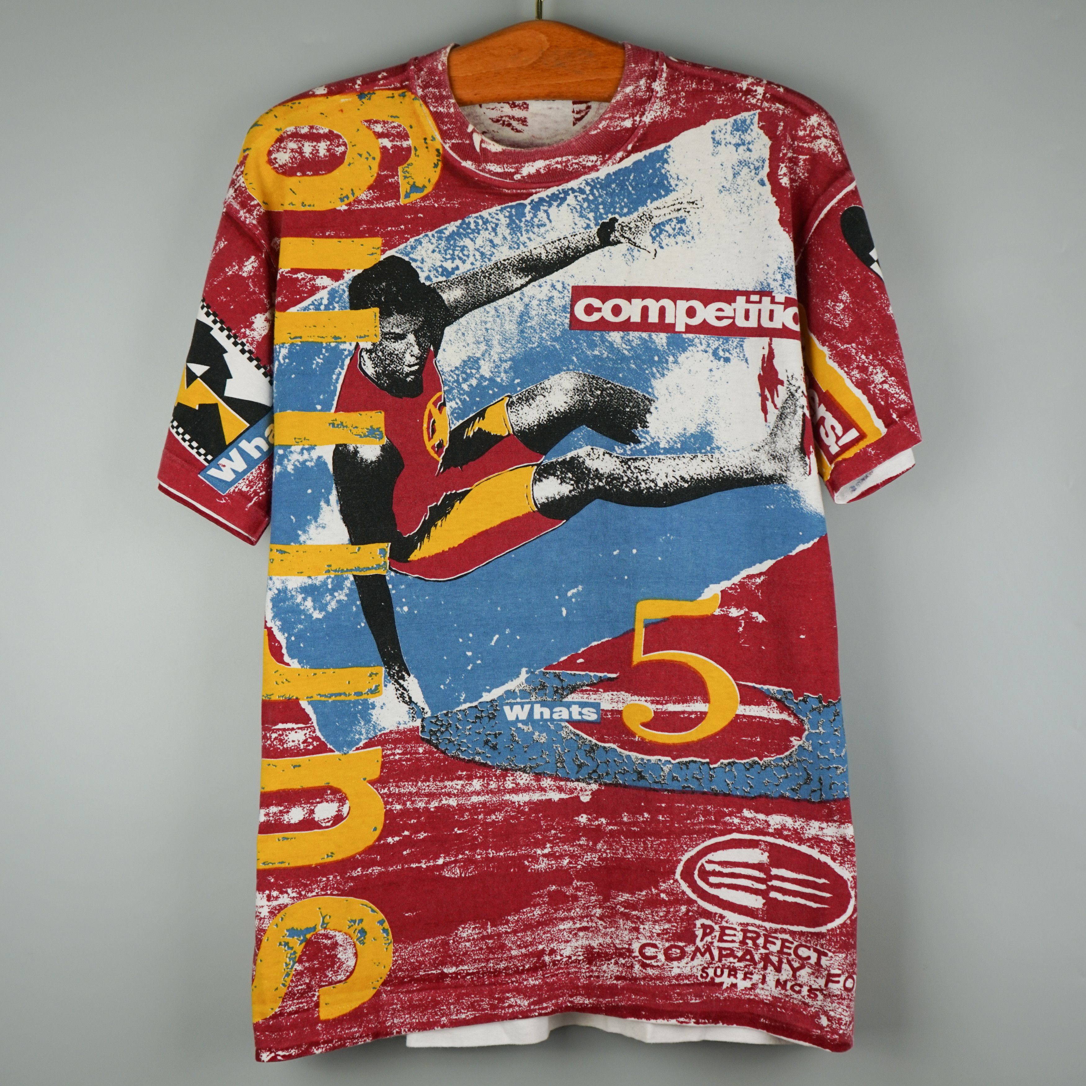 Vintage 1990s Surfing T-shirt All Over Print Size US M / EU 48-50 / 2 - 1 Thumbnail