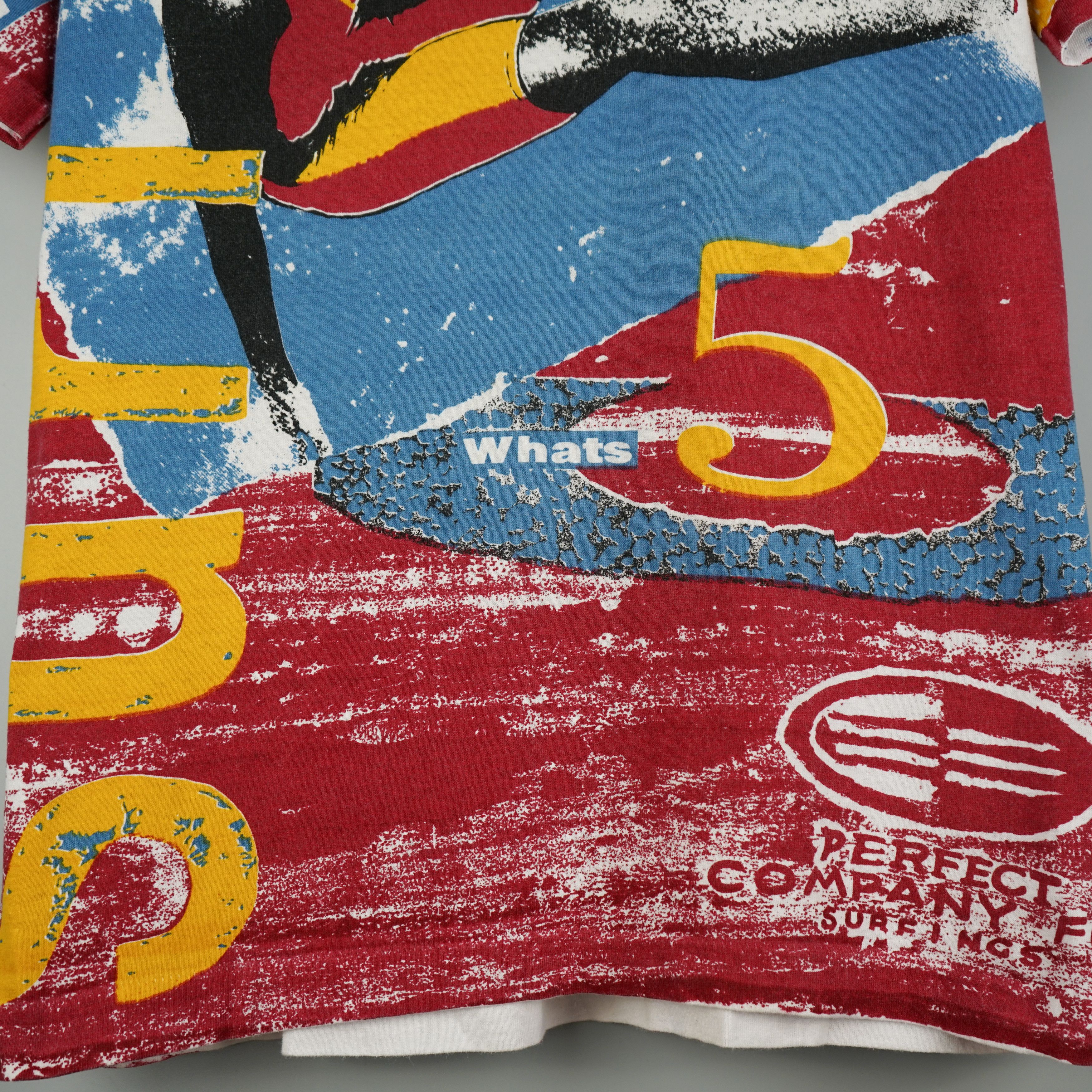 Vintage 1990s Surfing T-shirt All Over Print Size US M / EU 48-50 / 2 - 3 Thumbnail