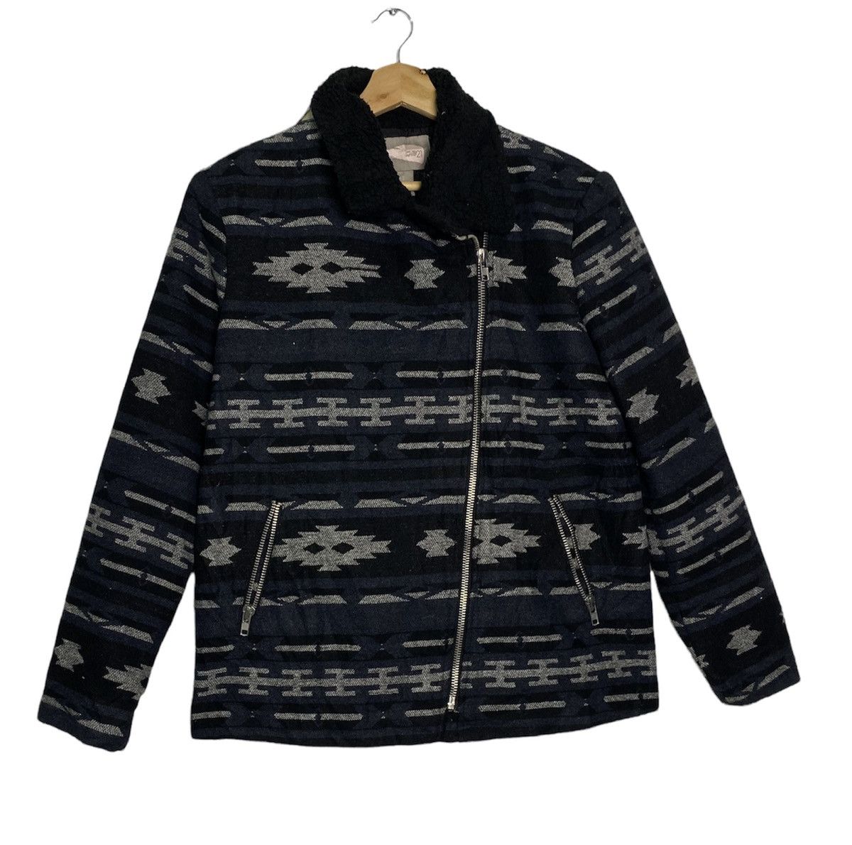 Forever 21 Vintage Native x Aztec Zipper Sweater By Love 21 Jacket Size US L / EU 52-54 / 3 - 1 Thumbnail