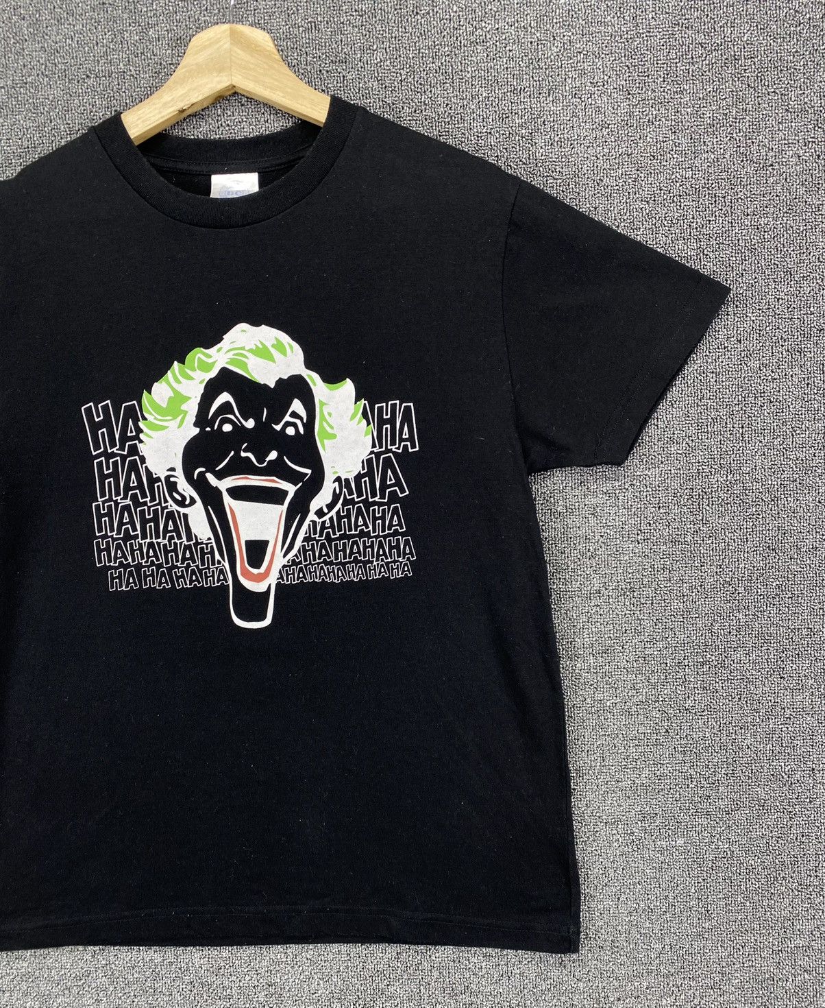DC Comics Vintage Y2K Joker Laugh HaHaHa Graphic Printed Tees T Shirts Size US M / EU 48-50 / 2 - 4 Thumbnail