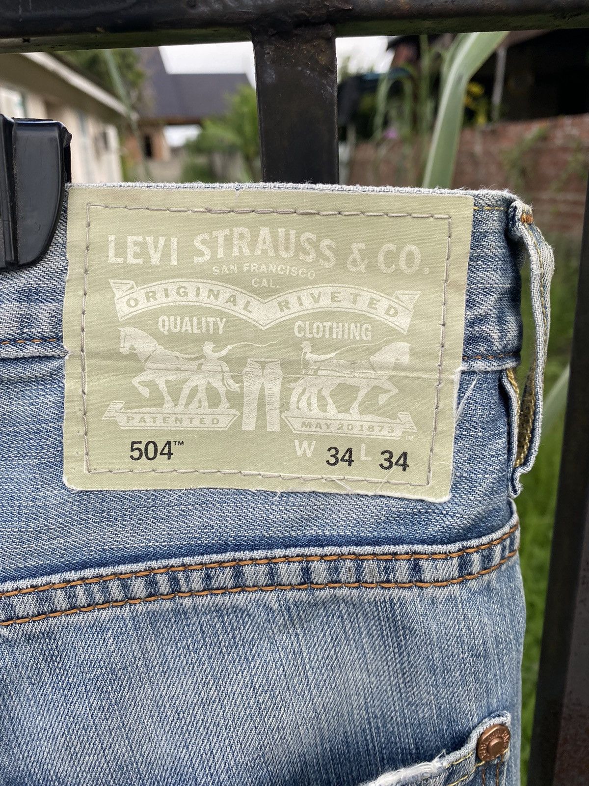 Levi's OFFER🔥 Vintage Levi’s 504 White Oak Stonewashed Denim Jeans Size US 34 / EU 50 - 6 Thumbnail
