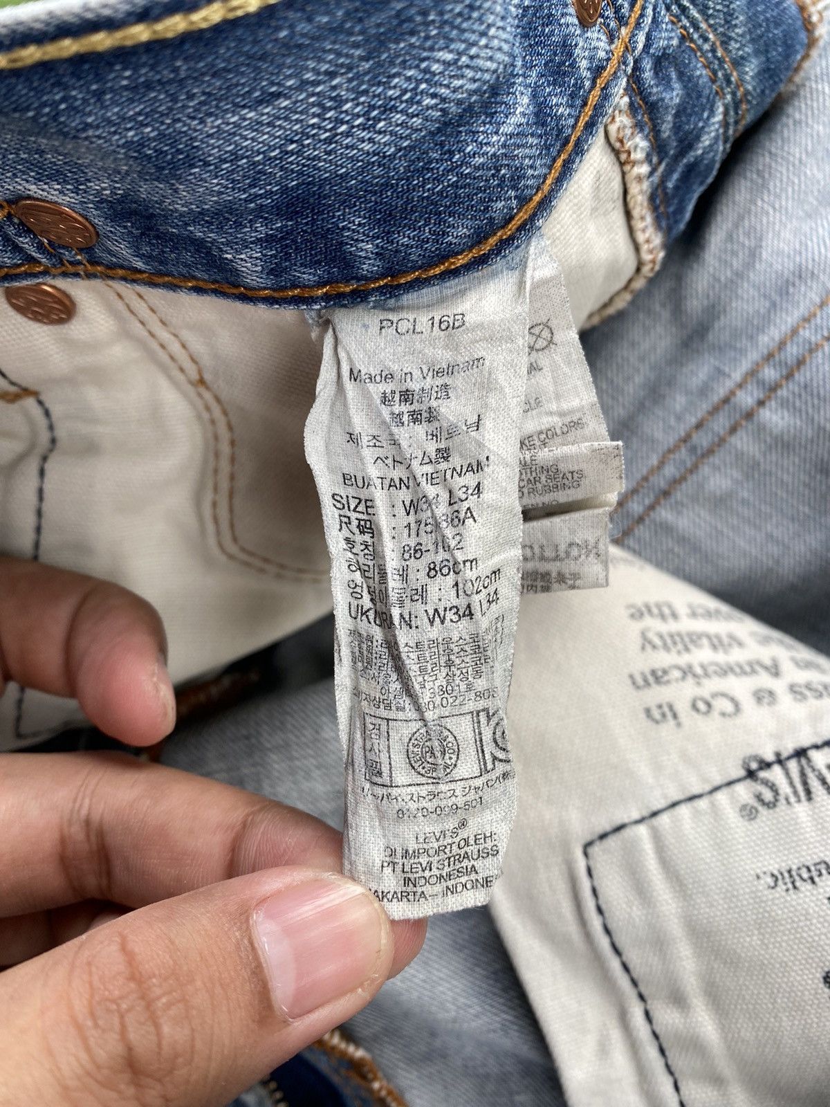 Levi's OFFER🔥 Vintage Levi’s 504 White Oak Stonewashed Denim Jeans Size US 34 / EU 50 - 11 Thumbnail