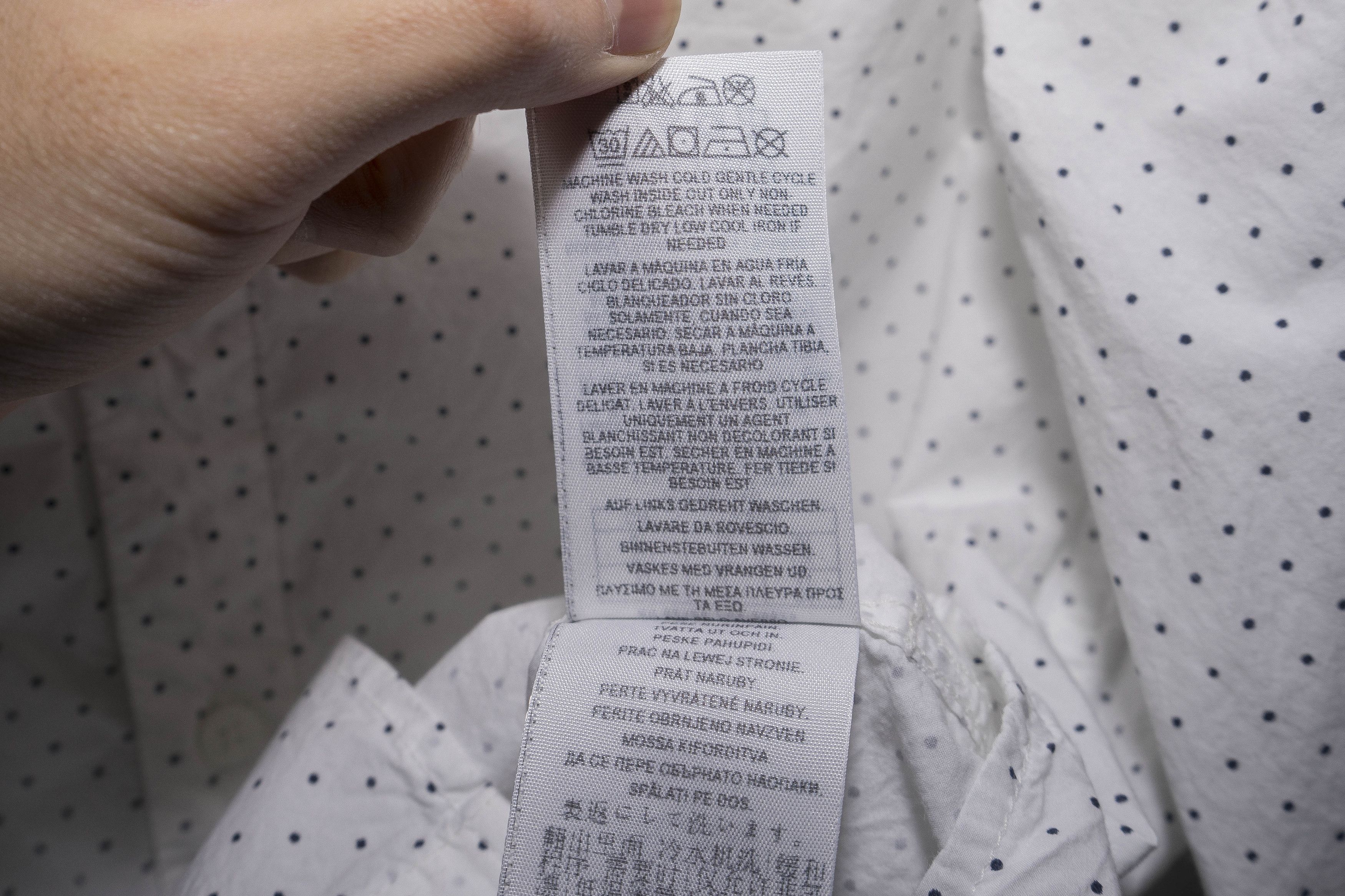Guess Mini-Polka-Dot Poplin Button Up - Sz M Size US M / EU 48-50 / 2 - 23 Thumbnail