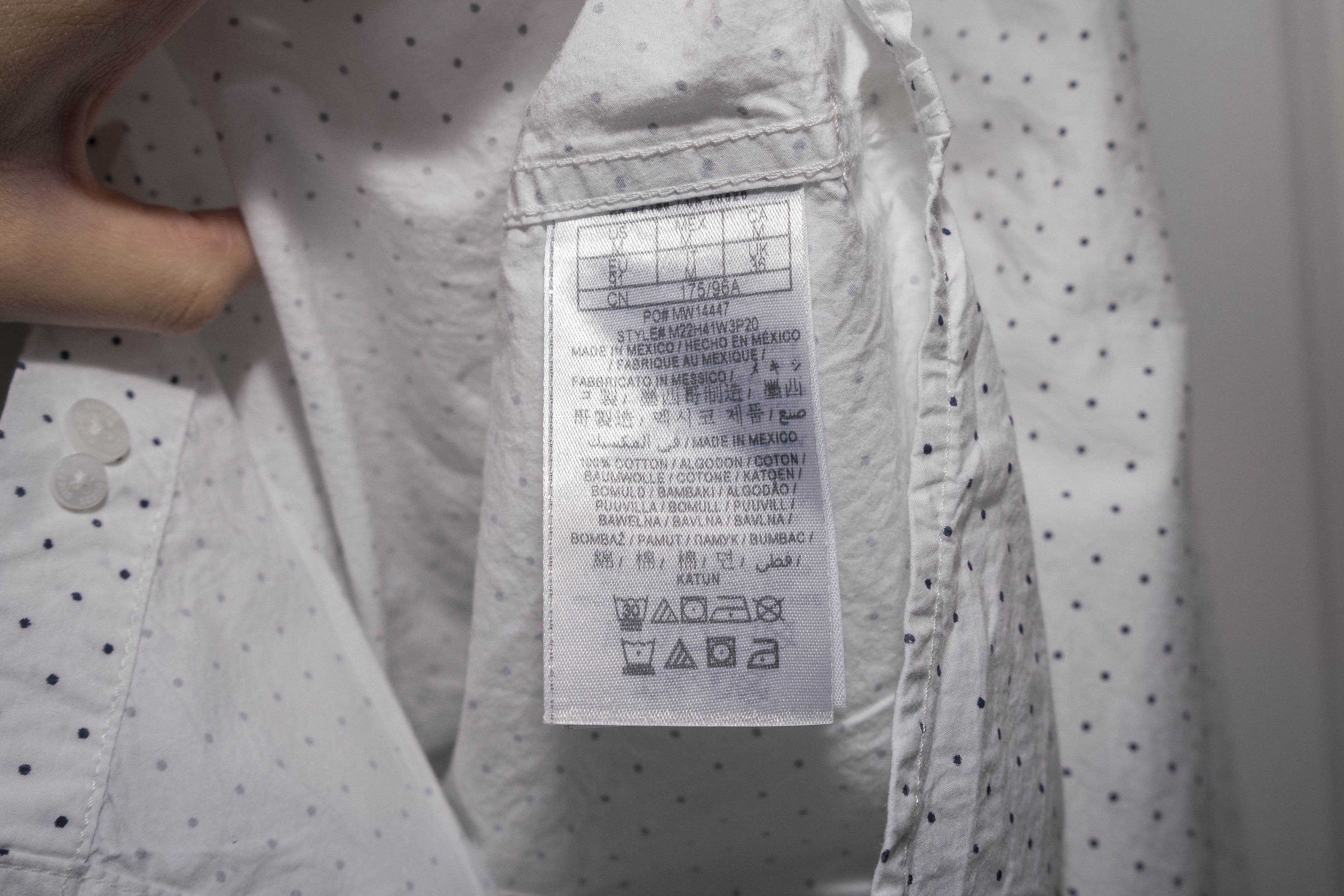 Guess Mini-Polka-Dot Poplin Button Up - Sz M Size US M / EU 48-50 / 2 - 22 Thumbnail