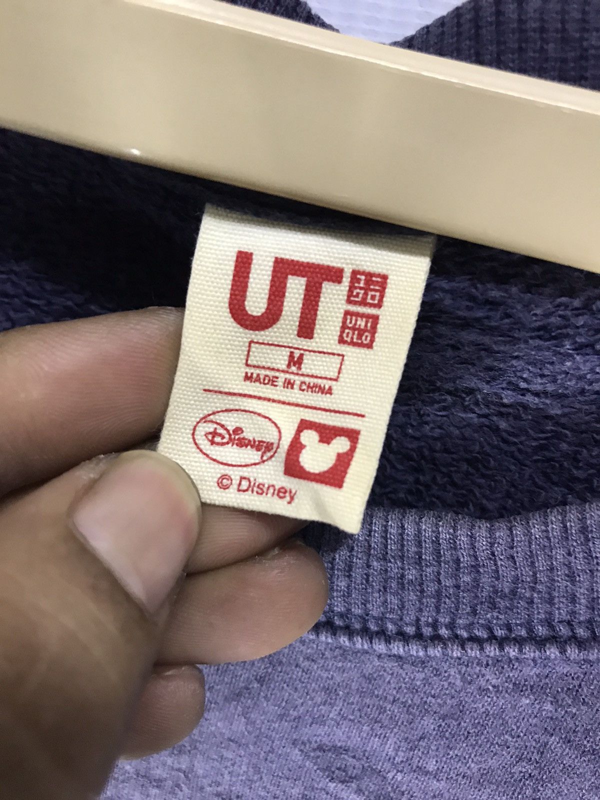 Disney × Uniqlo Frozen crewneck sweatshirt by ut x Disney Size US M / EU 48-50 / 2 - 3 Thumbnail