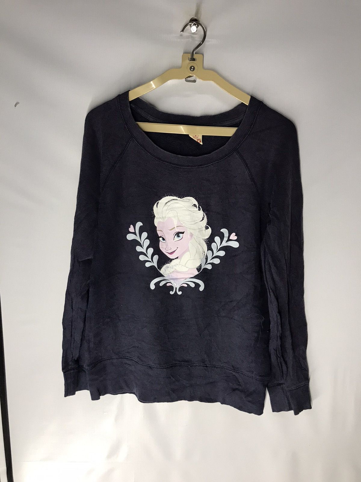 Disney × Uniqlo Frozen crewneck sweatshirt by ut x Disney Size US M / EU 48-50 / 2 - 6 Thumbnail