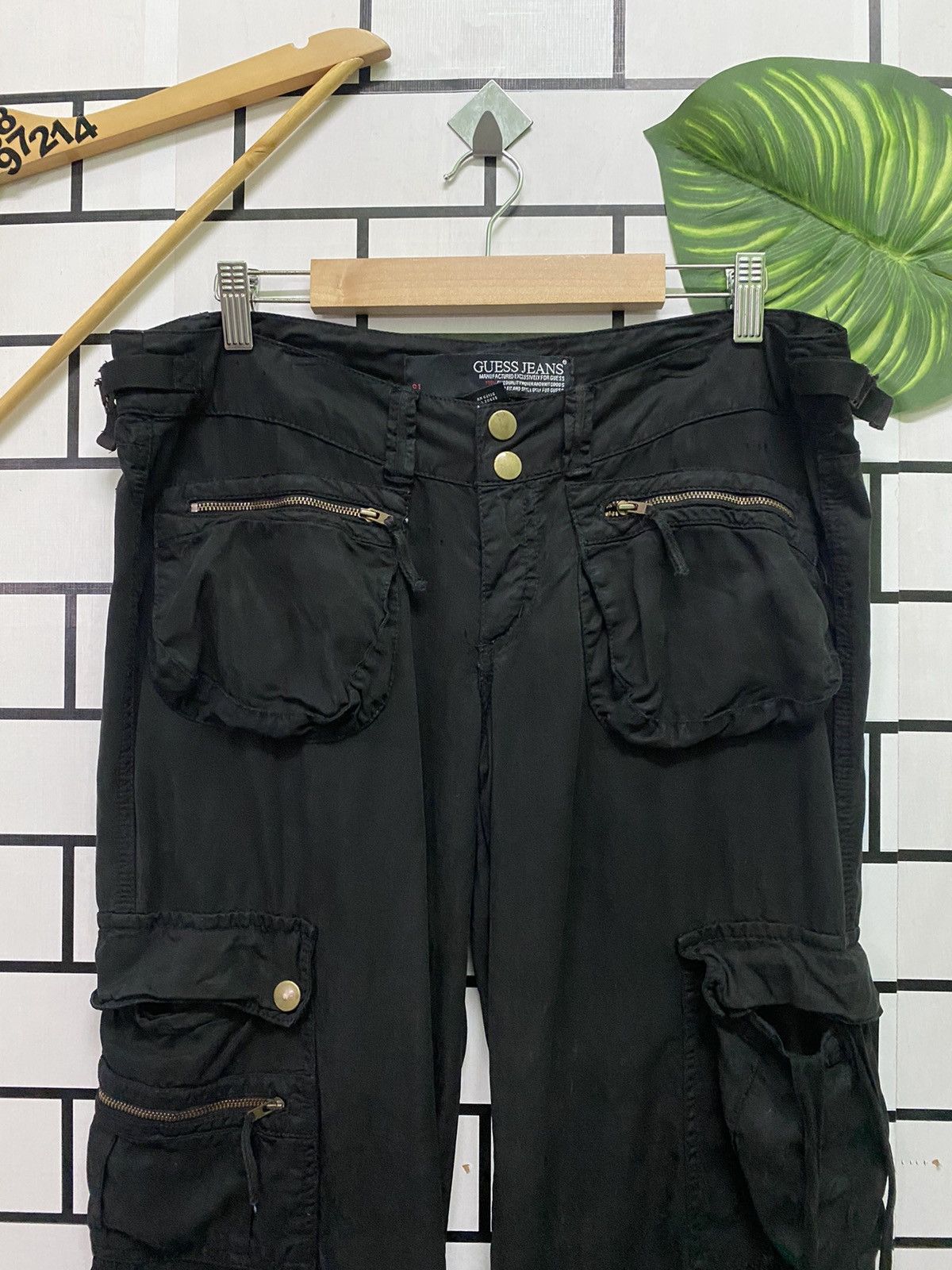 Designer × Guess CARGO GUESS MULTIPOCKET LOW RISE NYLON PANTS Size US 34 / EU 50 - 3 Thumbnail