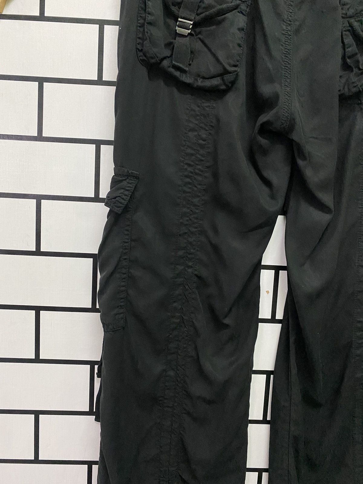 Designer × Guess CARGO GUESS MULTIPOCKET LOW RISE NYLON PANTS Size US 34 / EU 50 - 15 Thumbnail