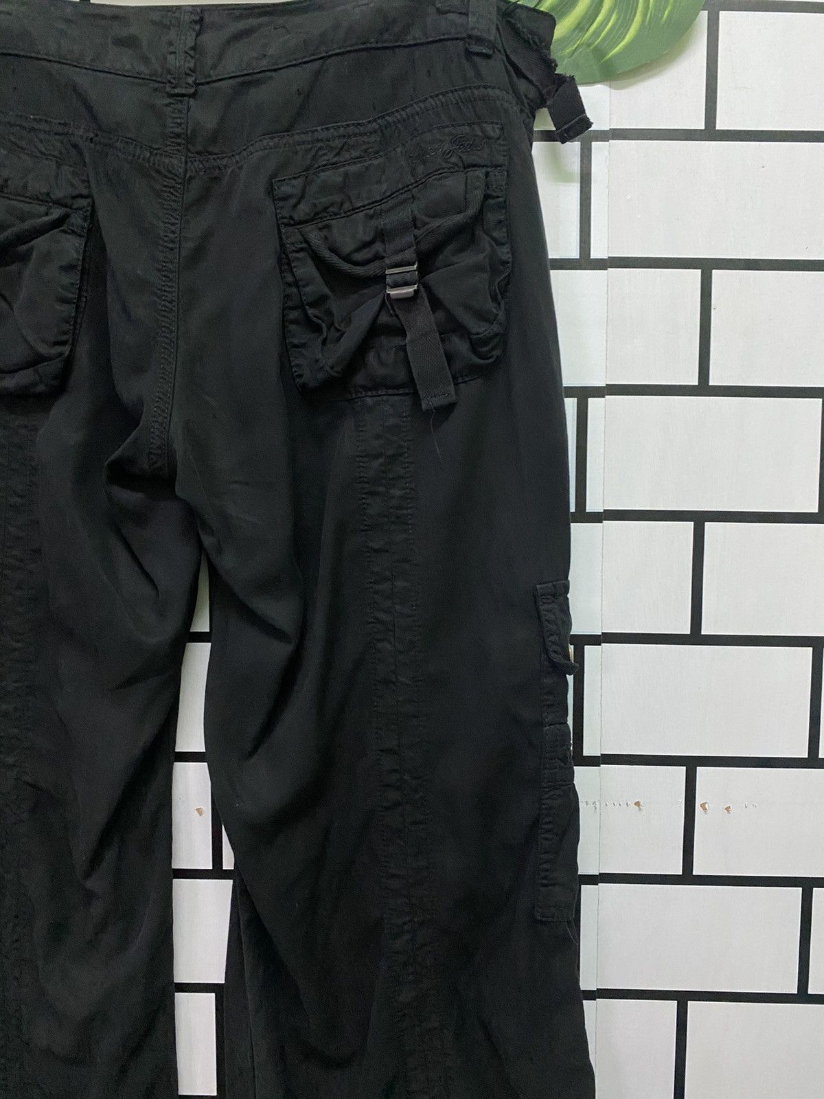 Designer × Guess CARGO GUESS MULTIPOCKET LOW RISE NYLON PANTS Size US 34 / EU 50 - 18 Thumbnail