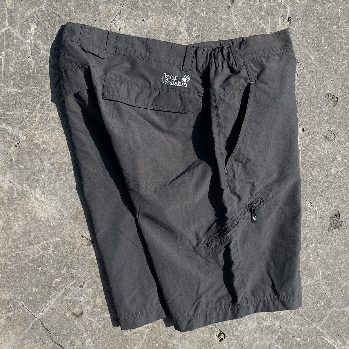 Jack Wolfskin × Vintage Vintage Jack Wolfskin Shorts Trekking Outdoor Y2K Streetwear Size US 42 / EU 58 - 2 Thumbnail