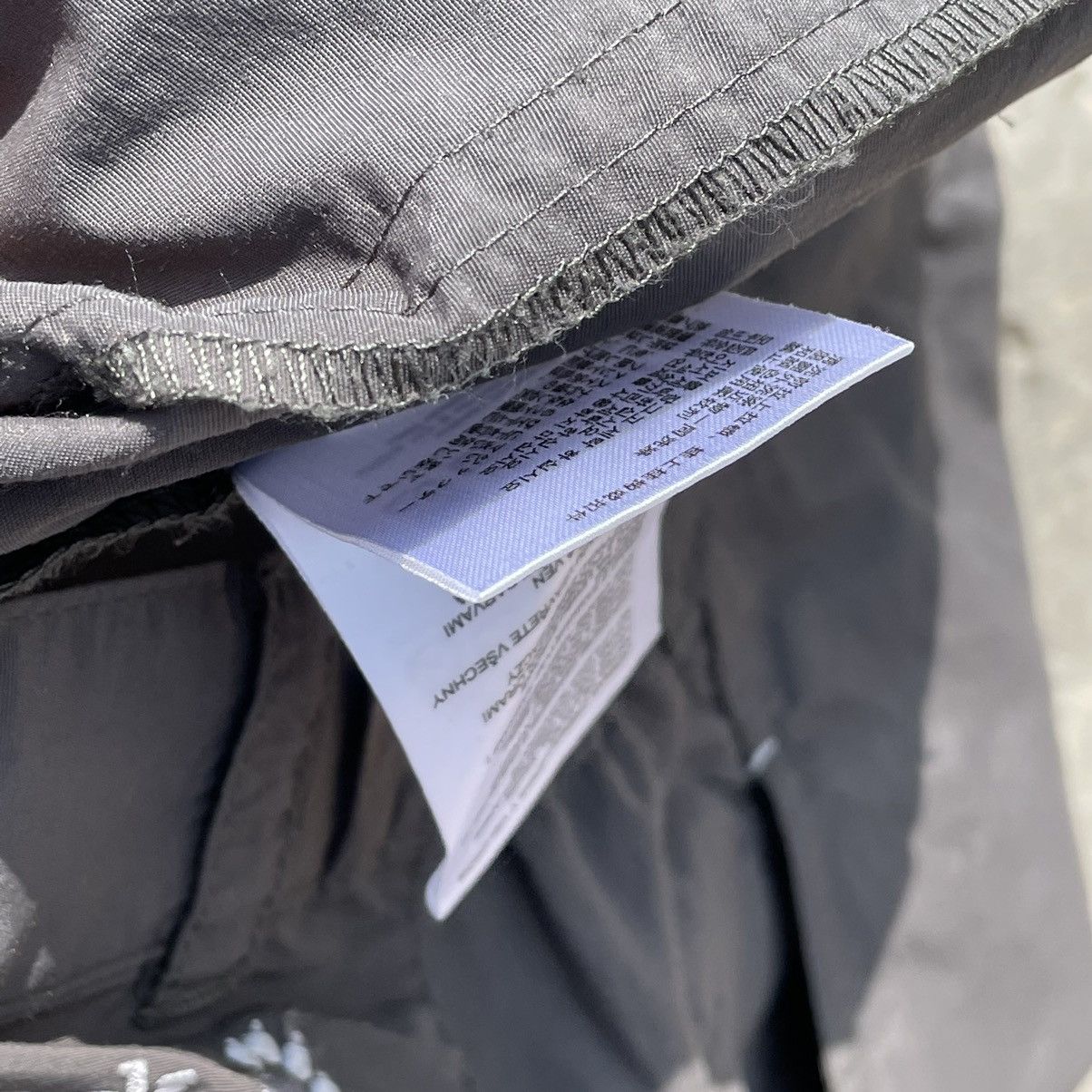 Jack Wolfskin × Vintage Vintage Jack Wolfskin Shorts Trekking Outdoor Y2K Streetwear Size US 42 / EU 58 - 9 Thumbnail