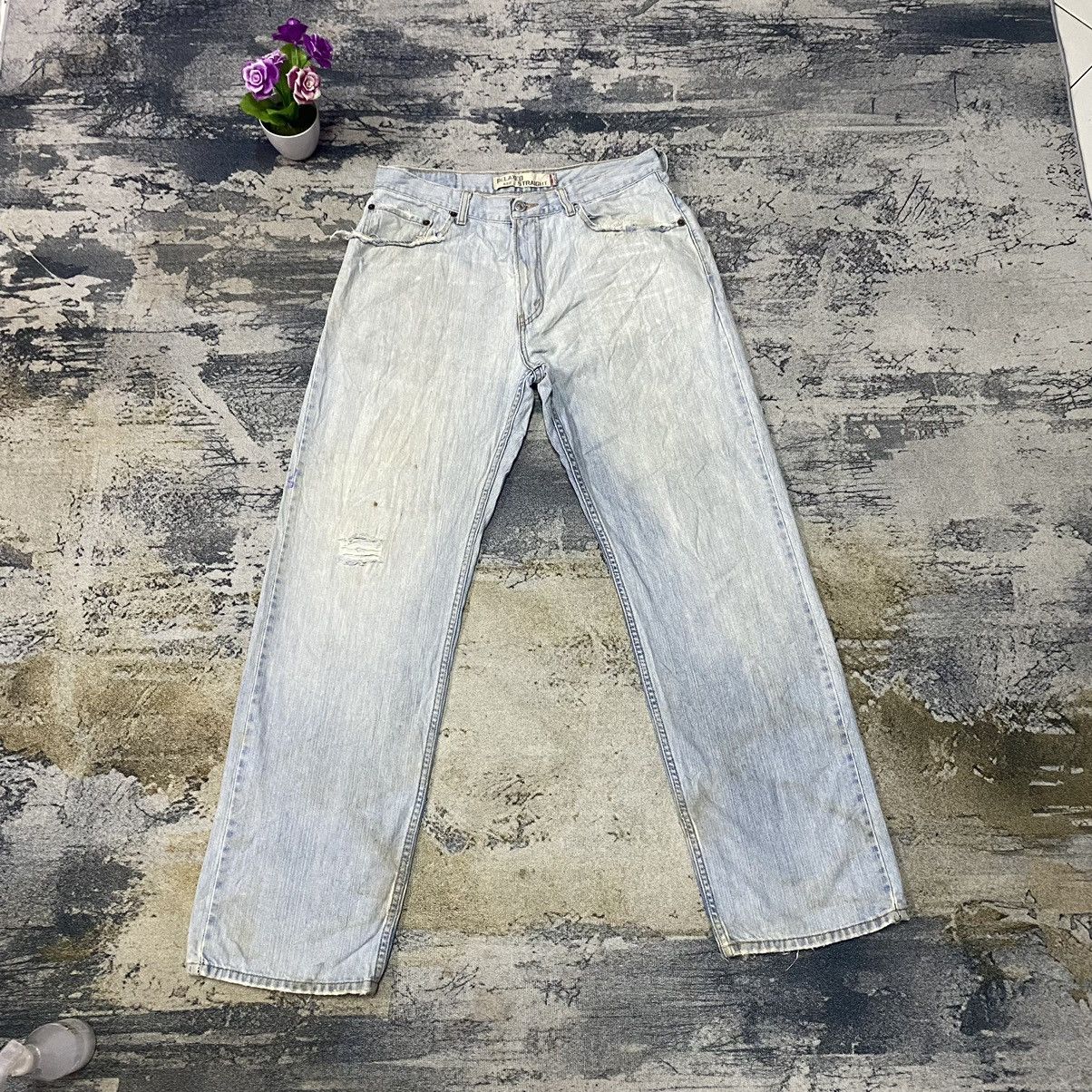 image of Gcw23Vintage Levis 559 Relaxed Straight Light Washed Jeans, Men's (Size 32)