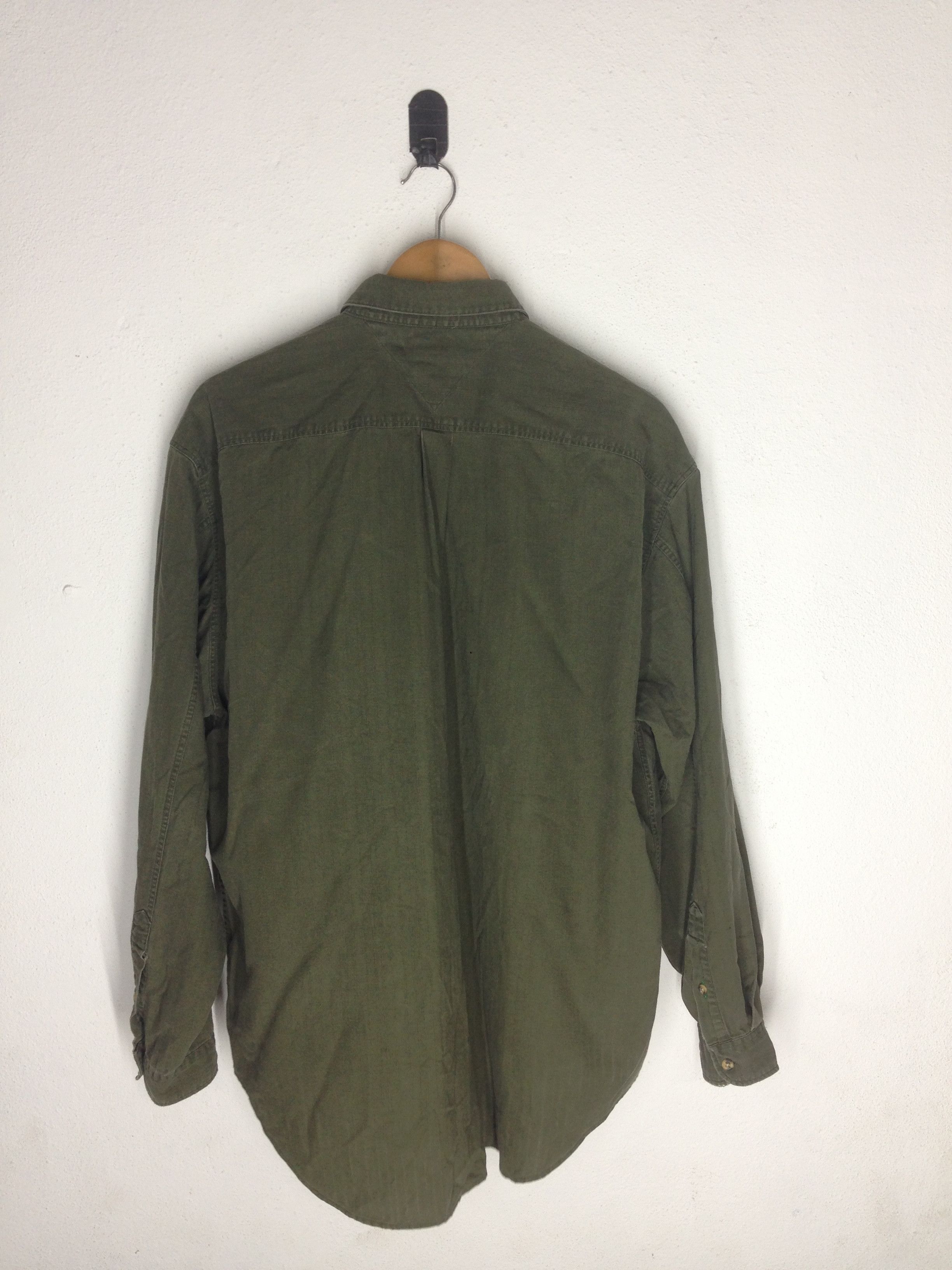 Tommy Hilfiger Tommy Hilfiger Men's Button Down Shirt Size L Army Surplus Size US L / EU 52-54 / 3 - 2 Thumbnail