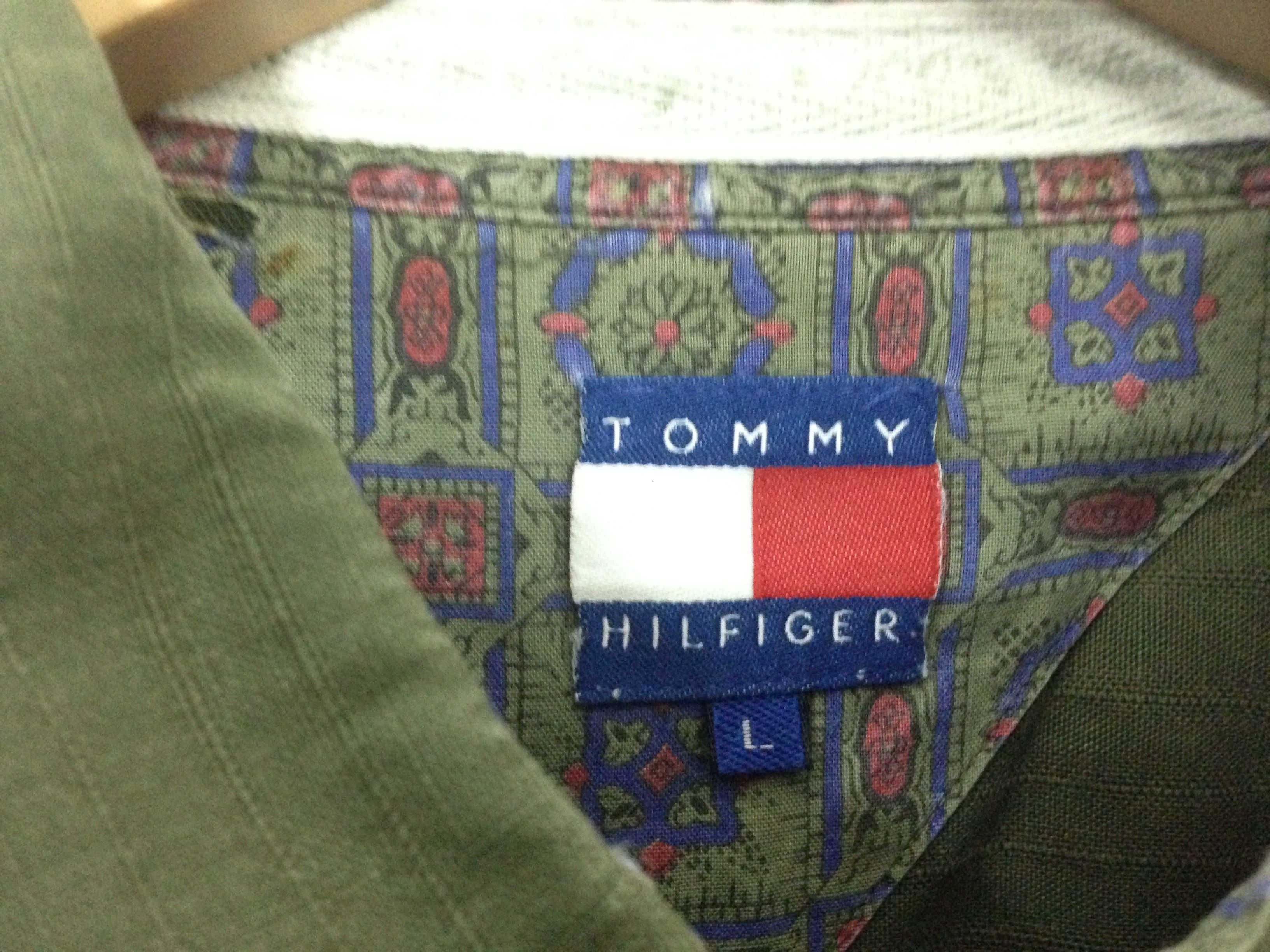 Tommy Hilfiger Tommy Hilfiger Men's Button Down Shirt Size L Army Surplus Size US L / EU 52-54 / 3 - 3 Thumbnail