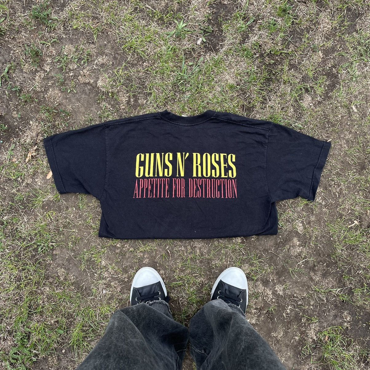 Vintage Vintage Y2K Guns N Roses Band Tee Sun Faded Grunge Cropped L Size US L / EU 52-54 / 3 - 5 Thumbnail