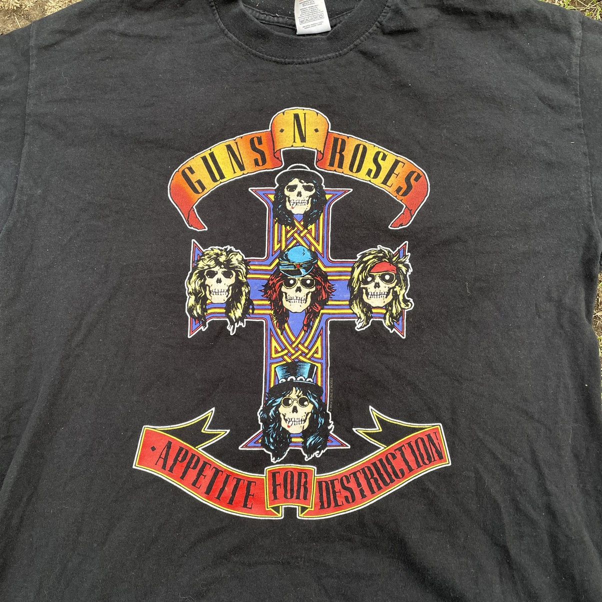 Vintage Vintage Y2K Guns N Roses Band Tee Sun Faded Grunge Cropped L Size US L / EU 52-54 / 3 - 4 Thumbnail
