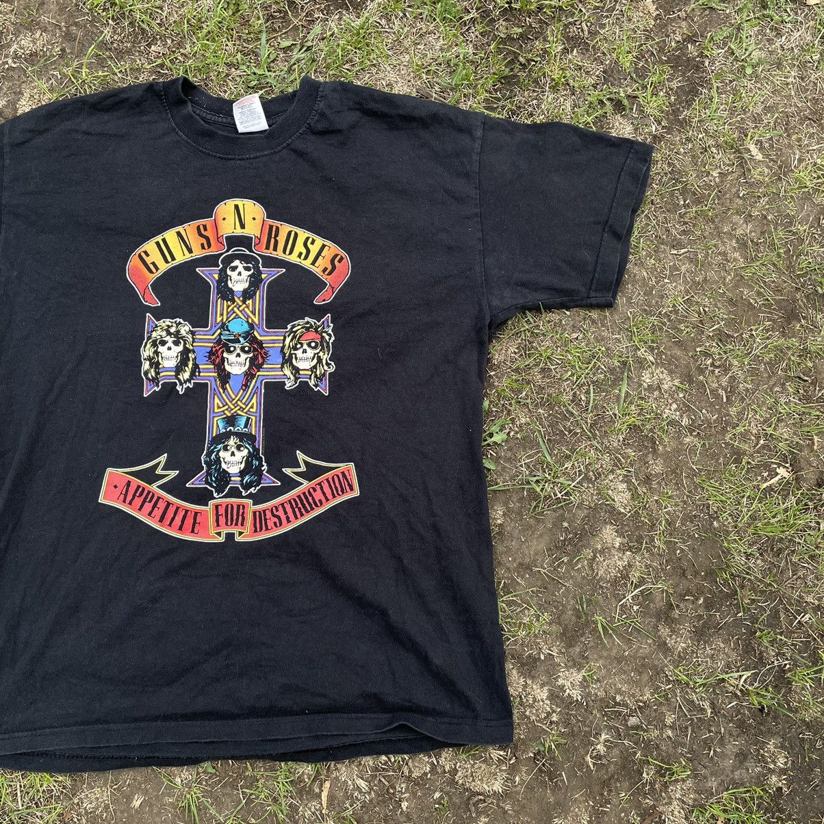 Vintage Vintage Y2K Guns N Roses Band Tee Sun Faded Grunge Cropped L Size US L / EU 52-54 / 3 - 2 Thumbnail