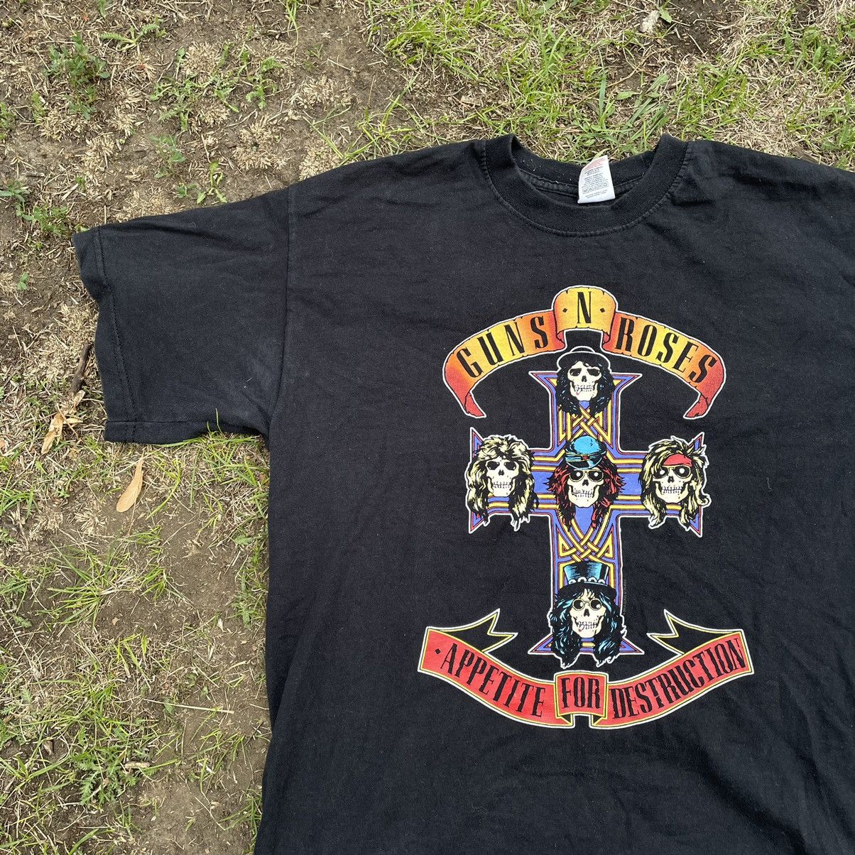 Vintage Vintage Y2K Guns N Roses Band Tee Sun Faded Grunge Cropped L Size US L / EU 52-54 / 3 - 3 Thumbnail