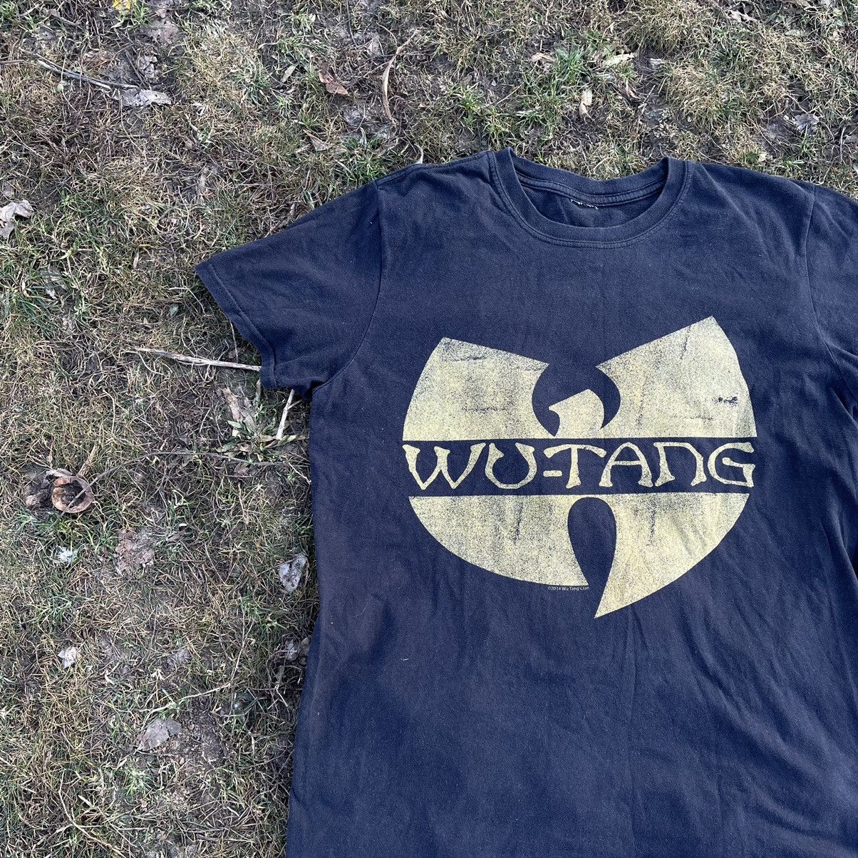 Vintage Vintage 90s Wu Tang Clan Sun Faded Graphic Tee Streetwear M Size US M / EU 48-50 / 2 - 4 Thumbnail