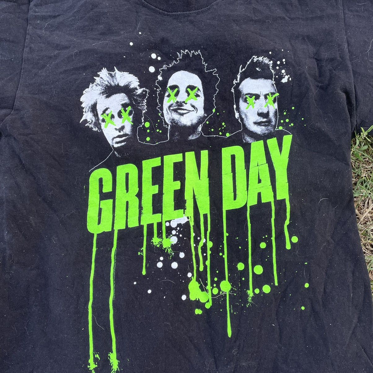 Vintage Vintage Y2K Green Day Graphic Tee Band Horror Punk Slim M Size US M / EU 48-50 / 2 - 4 Thumbnail