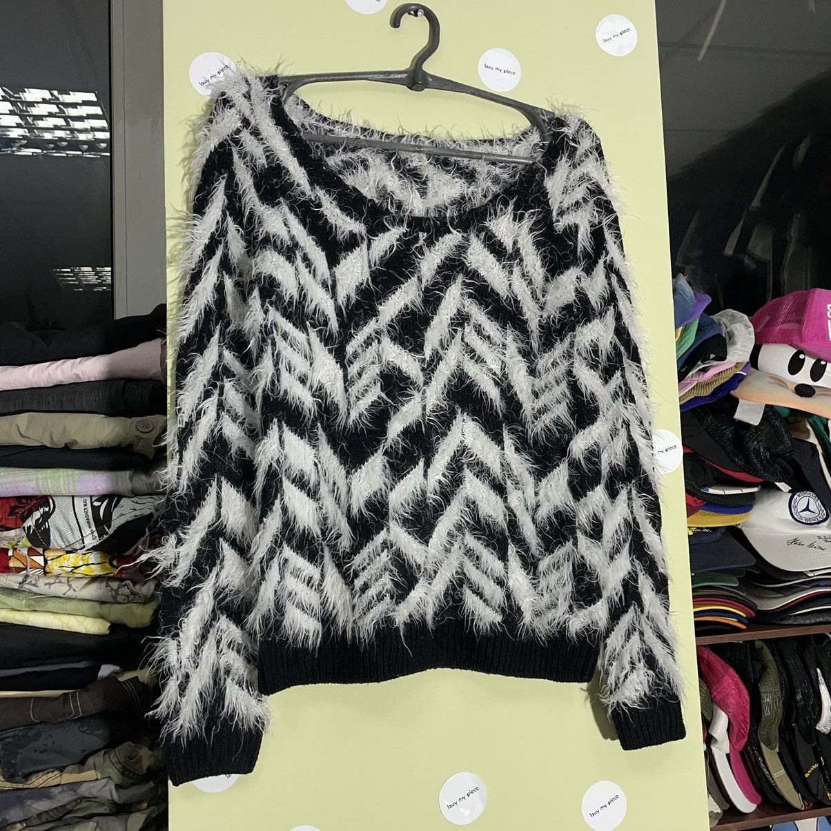 Vintage Vintage Y2K Mohair Fuzzy Chevron Knit Sweater Grunge Logo OS Size ONE SIZE - 3 Thumbnail