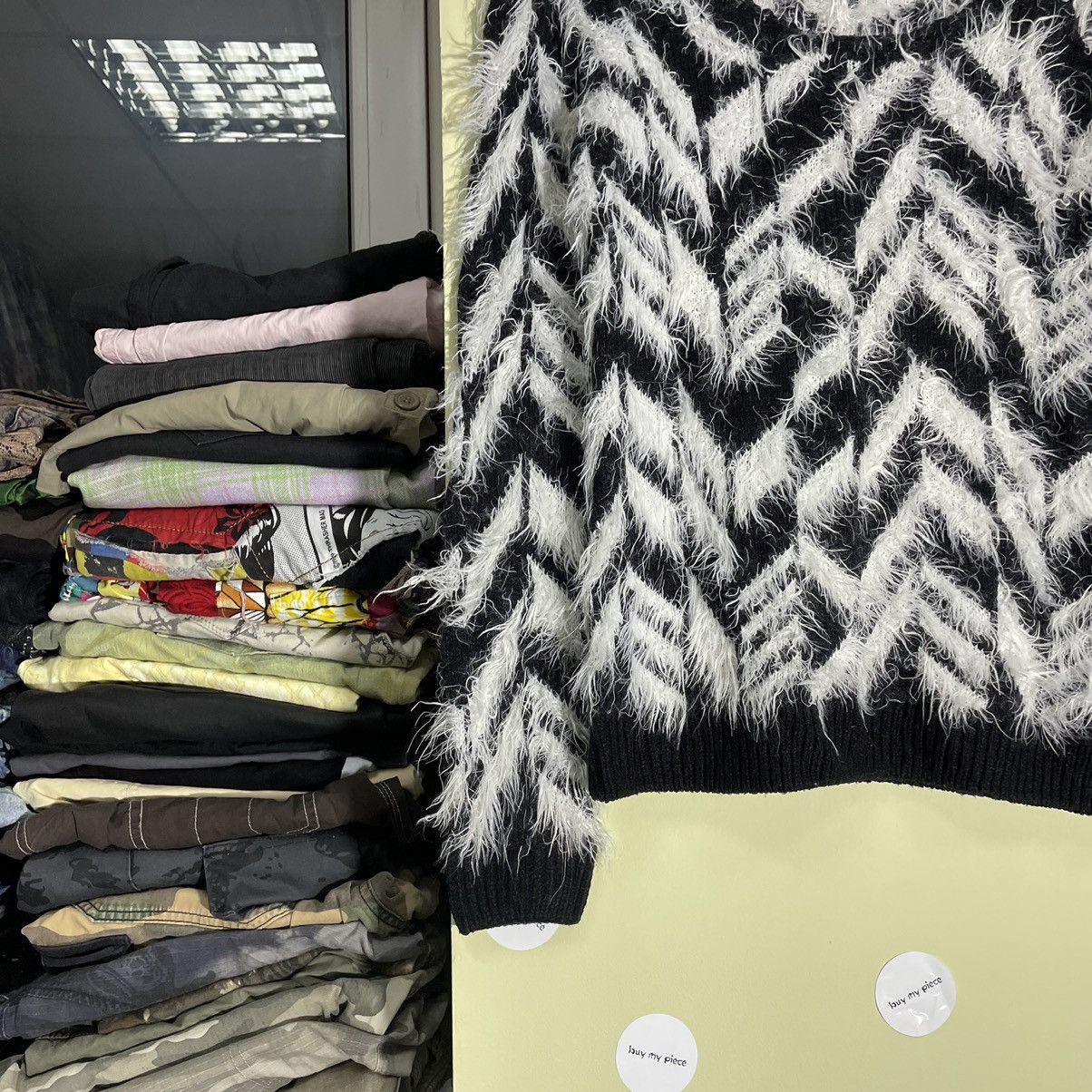 Vintage Vintage Y2K Mohair Fuzzy Chevron Knit Sweater Grunge Logo OS Size ONE SIZE - 2 Thumbnail