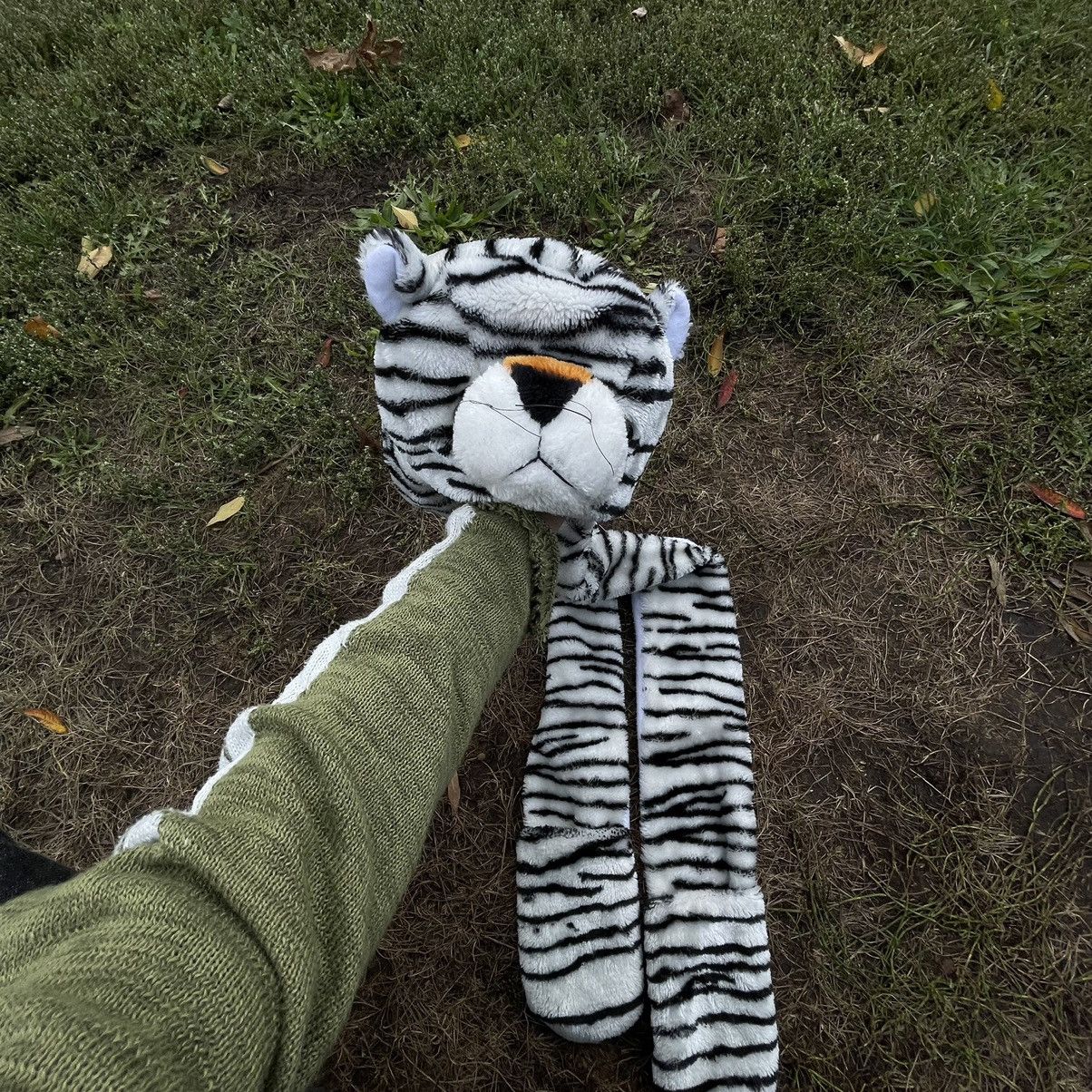 Vintage Vintage 90s Tiger Stripe Beanie Grunge Alt Furry Relaxed OS Size ONE SIZE - 1 Thumbnail