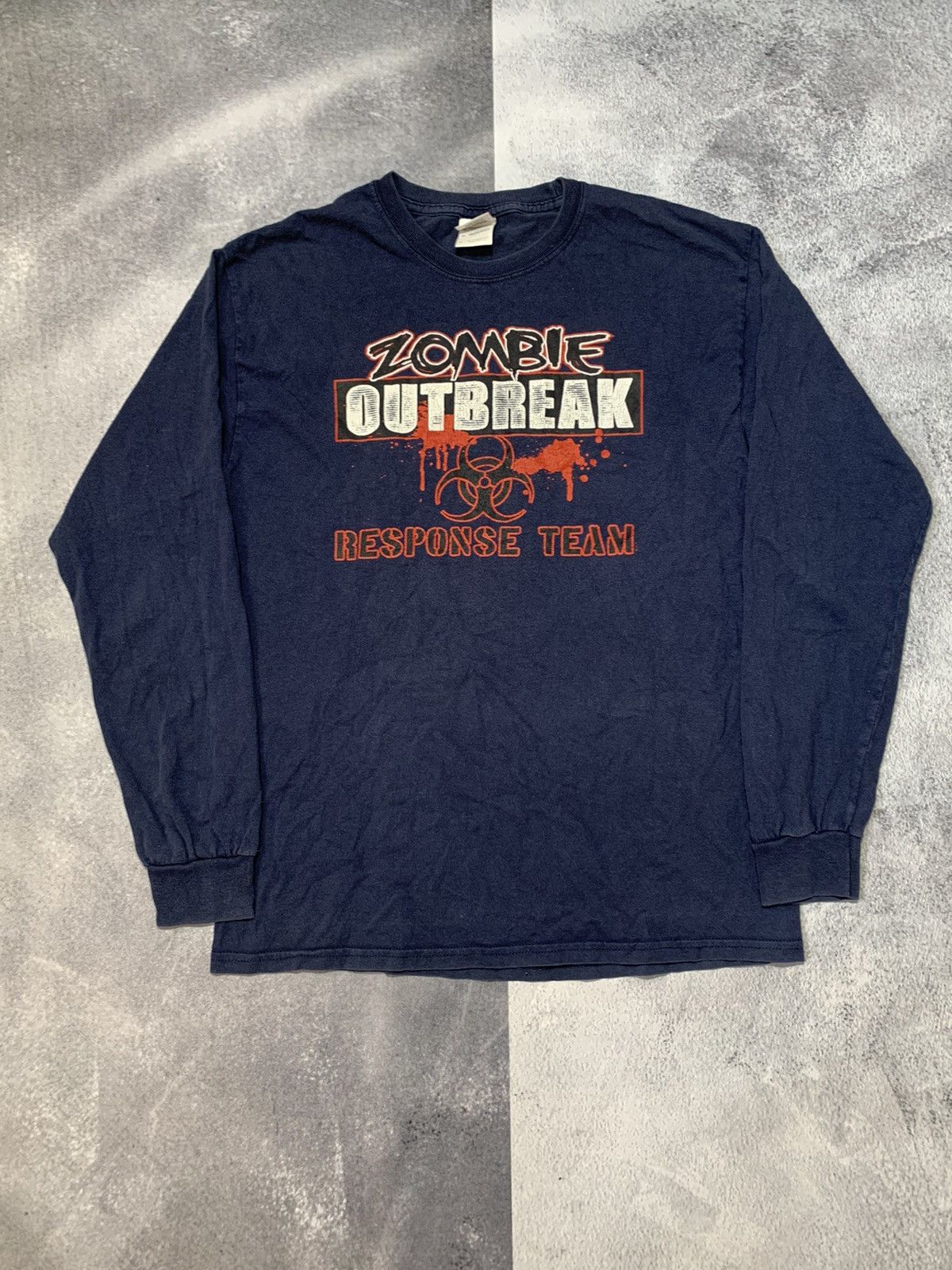 Band Tees × Vintage Vintage Y2K Zombie outbreak response team big logo size M Size US M / EU 48-50 / 2 - 1 Thumbnail