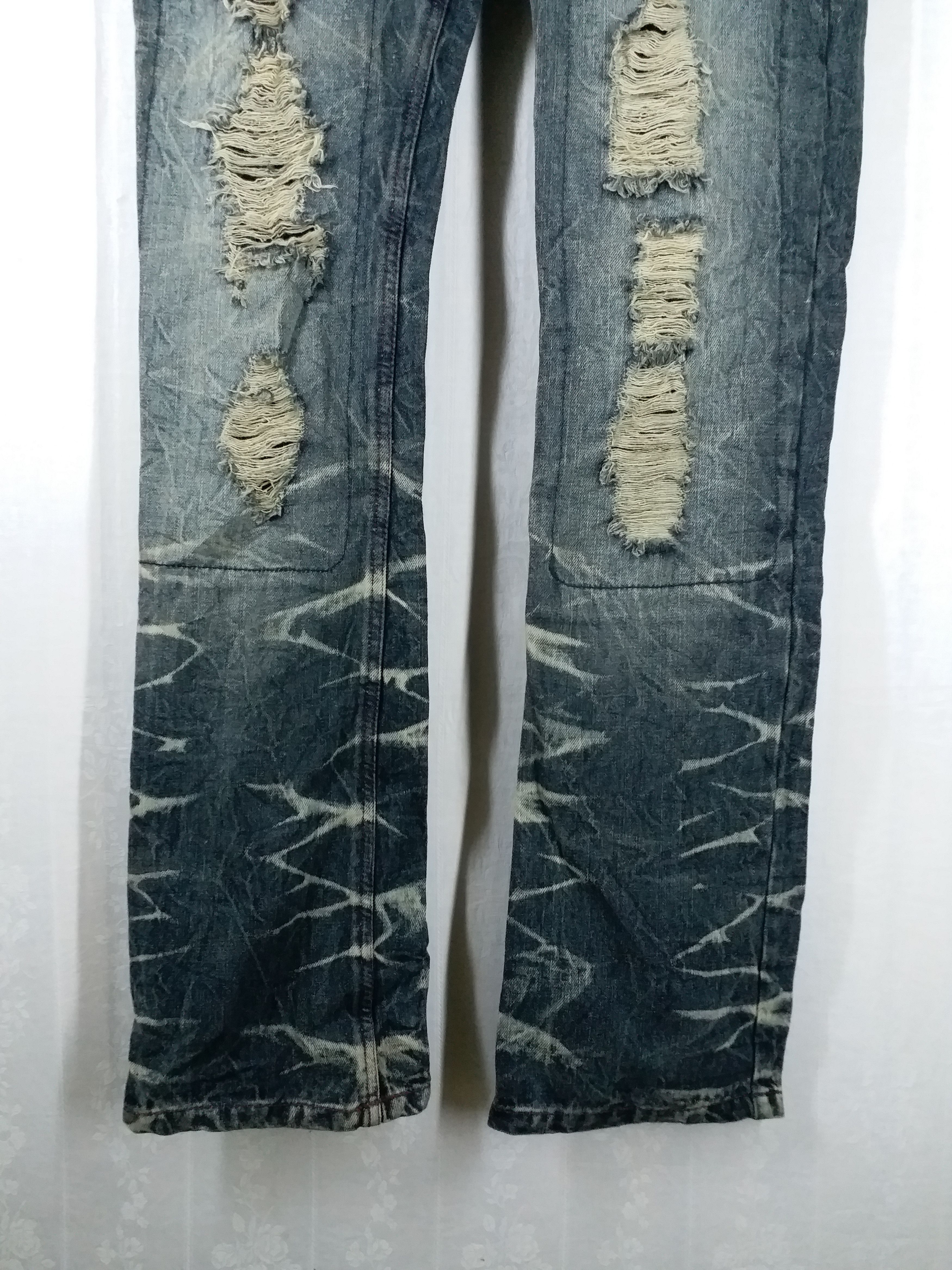 Japanese Brand Distressed Jeans by Japanese Brand Lowry Size 35 Size US 35 - 3 Thumbnail