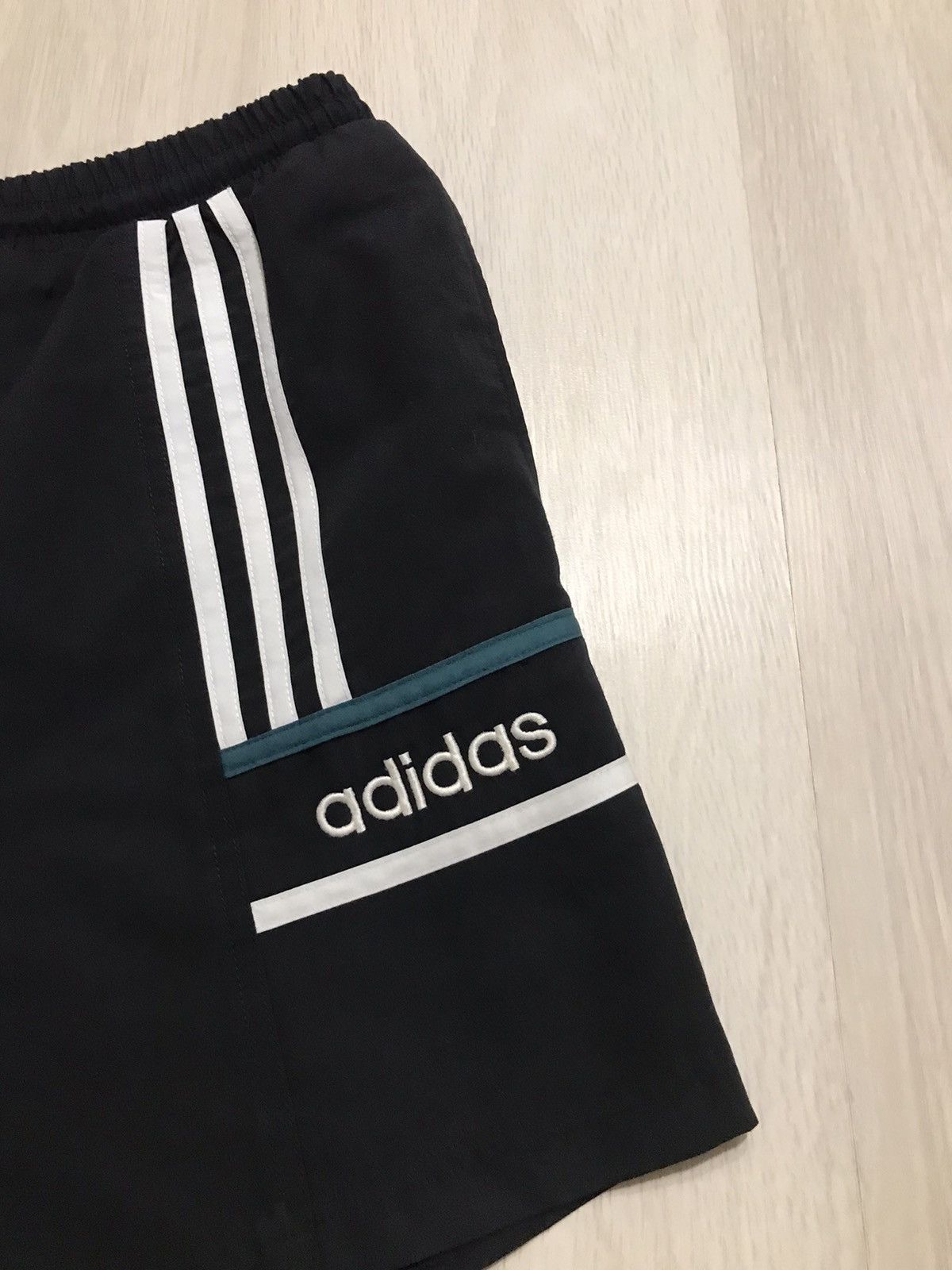 Vintage Vintage Black Adidas shorts M 32” Size US 32 / EU 48 - 2 Thumbnail