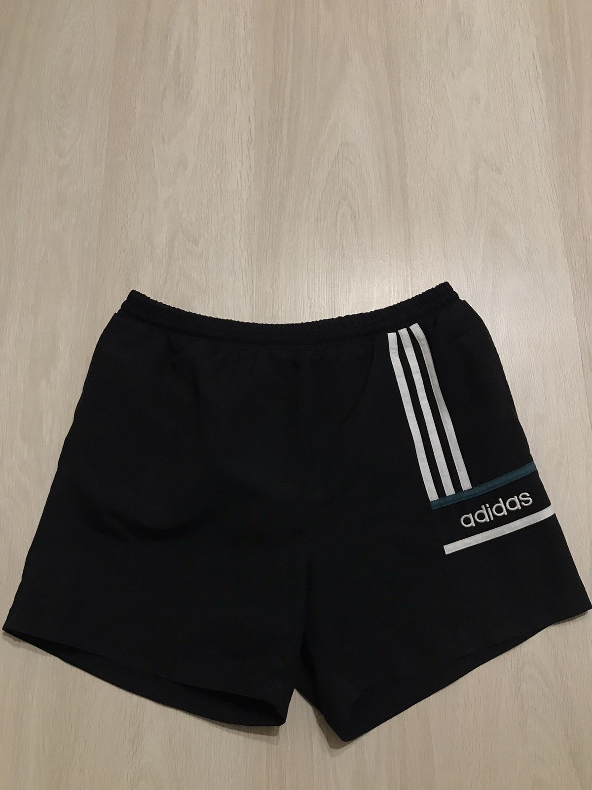 Vintage Vintage Black Adidas shorts M 32” Size US 32 / EU 48 - 1 Thumbnail