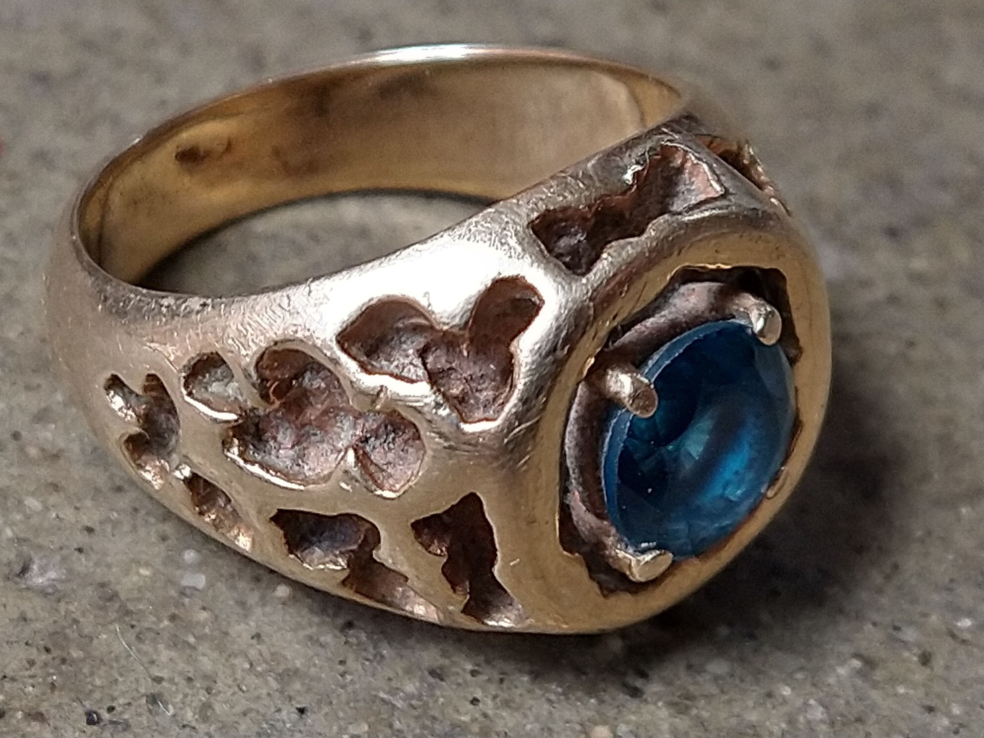 Jewelry Vintage 14K Gold Ring Size 9 Blue Glass Nugget Brutalist Size ONE SIZE - 5 Thumbnail